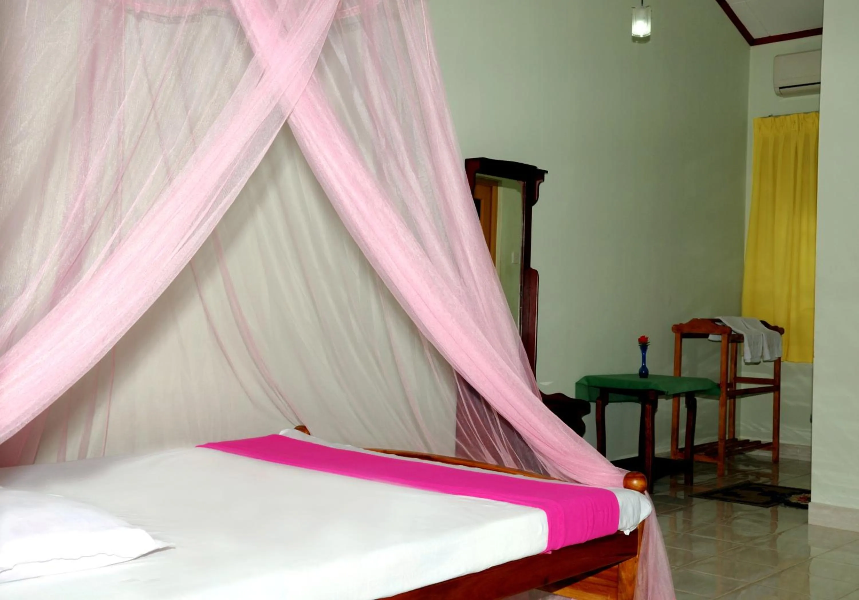 Decorative detail, Bed in Tissa Resort