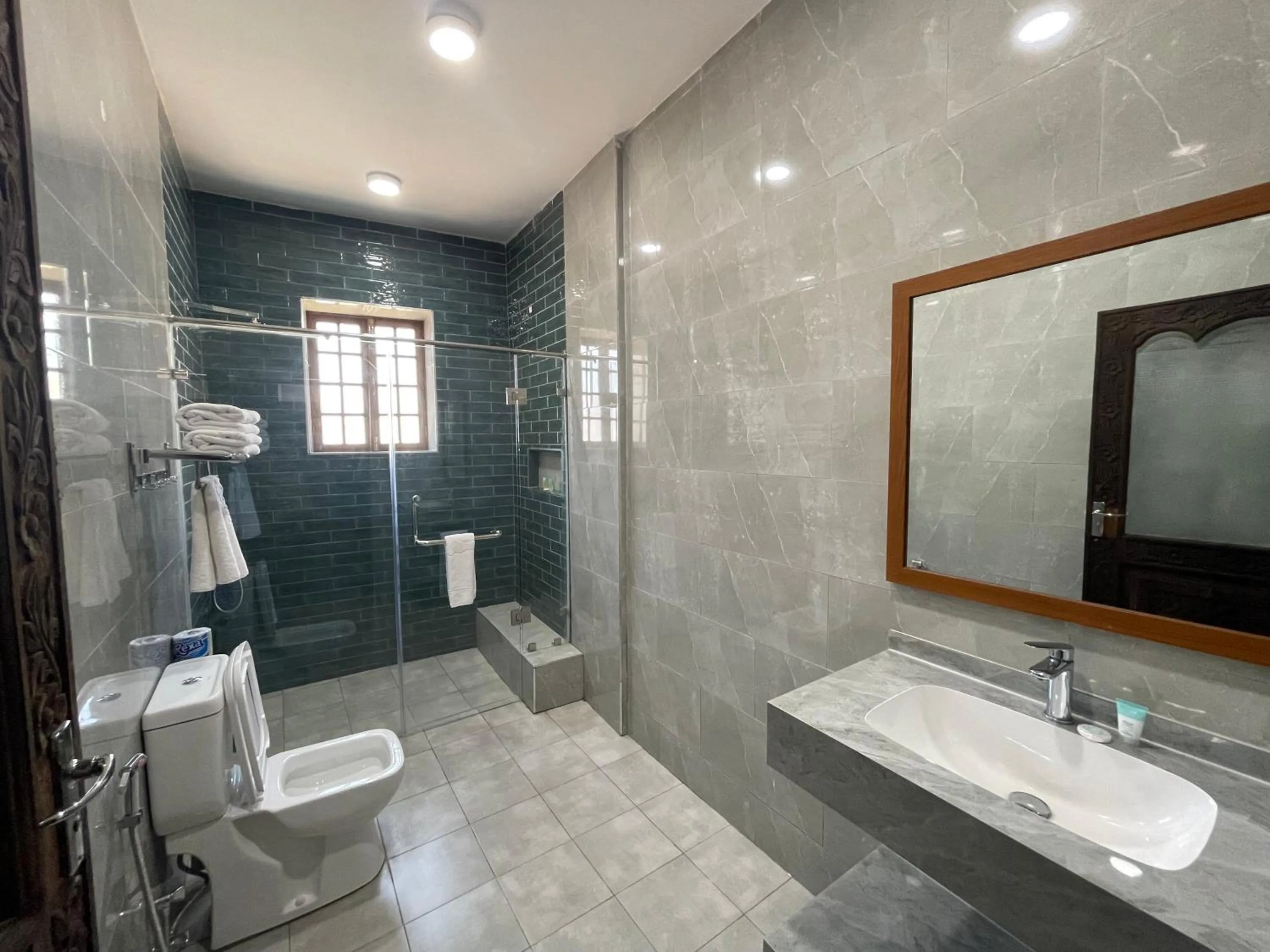 Shower in Mizingani Seafront Hotel