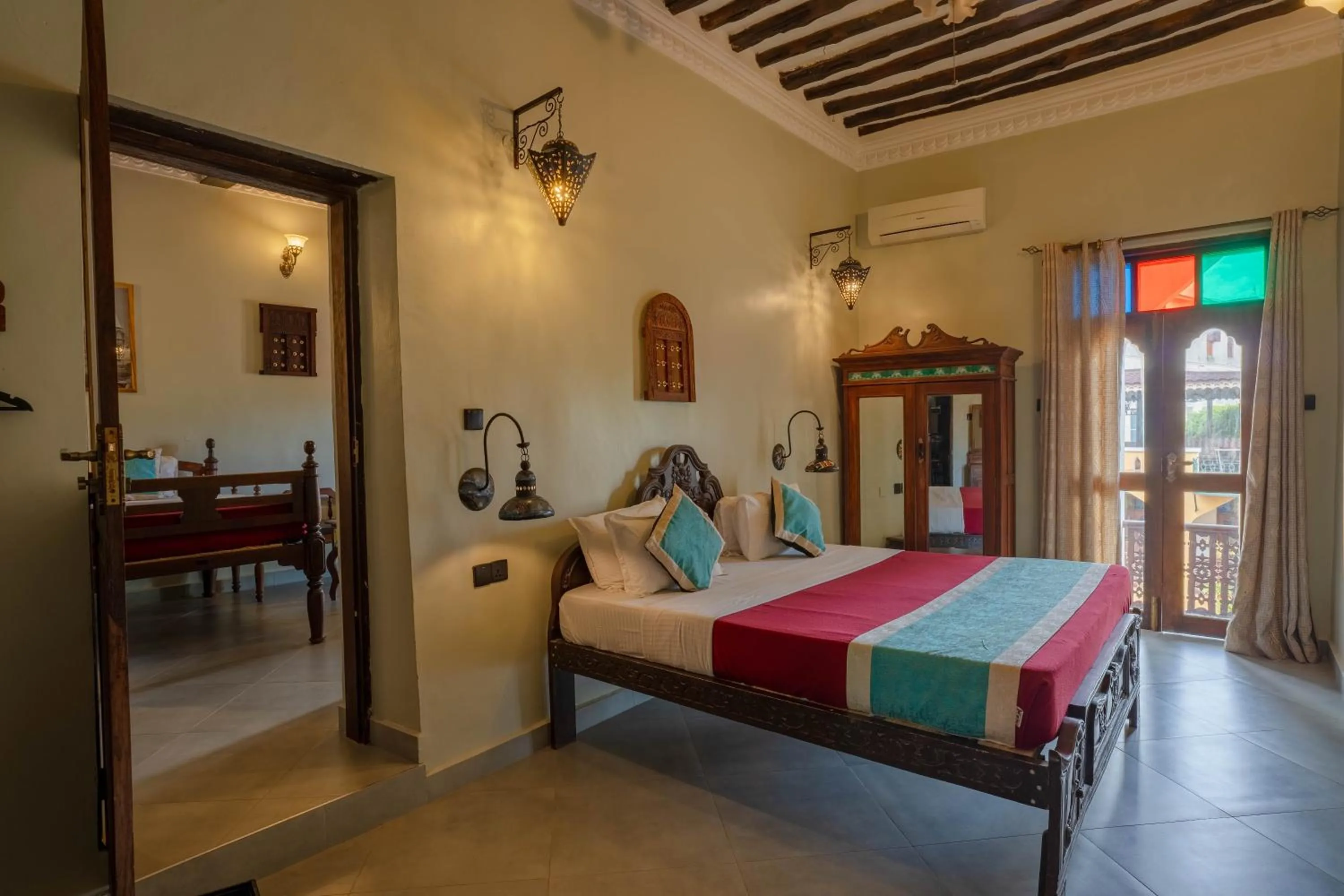 Bed in Mizingani Seafront Hotel