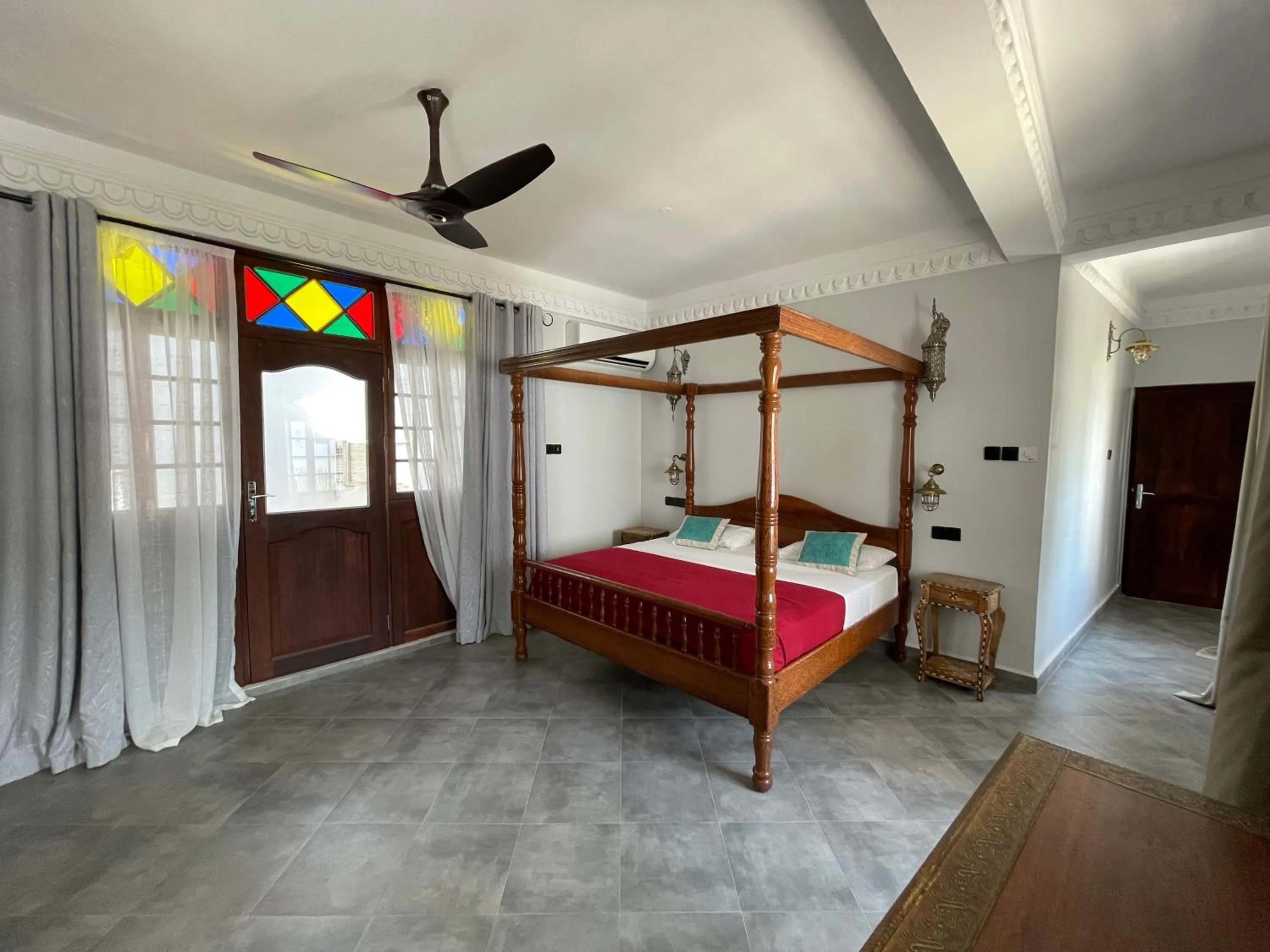 Bed in Mizingani Seafront Hotel