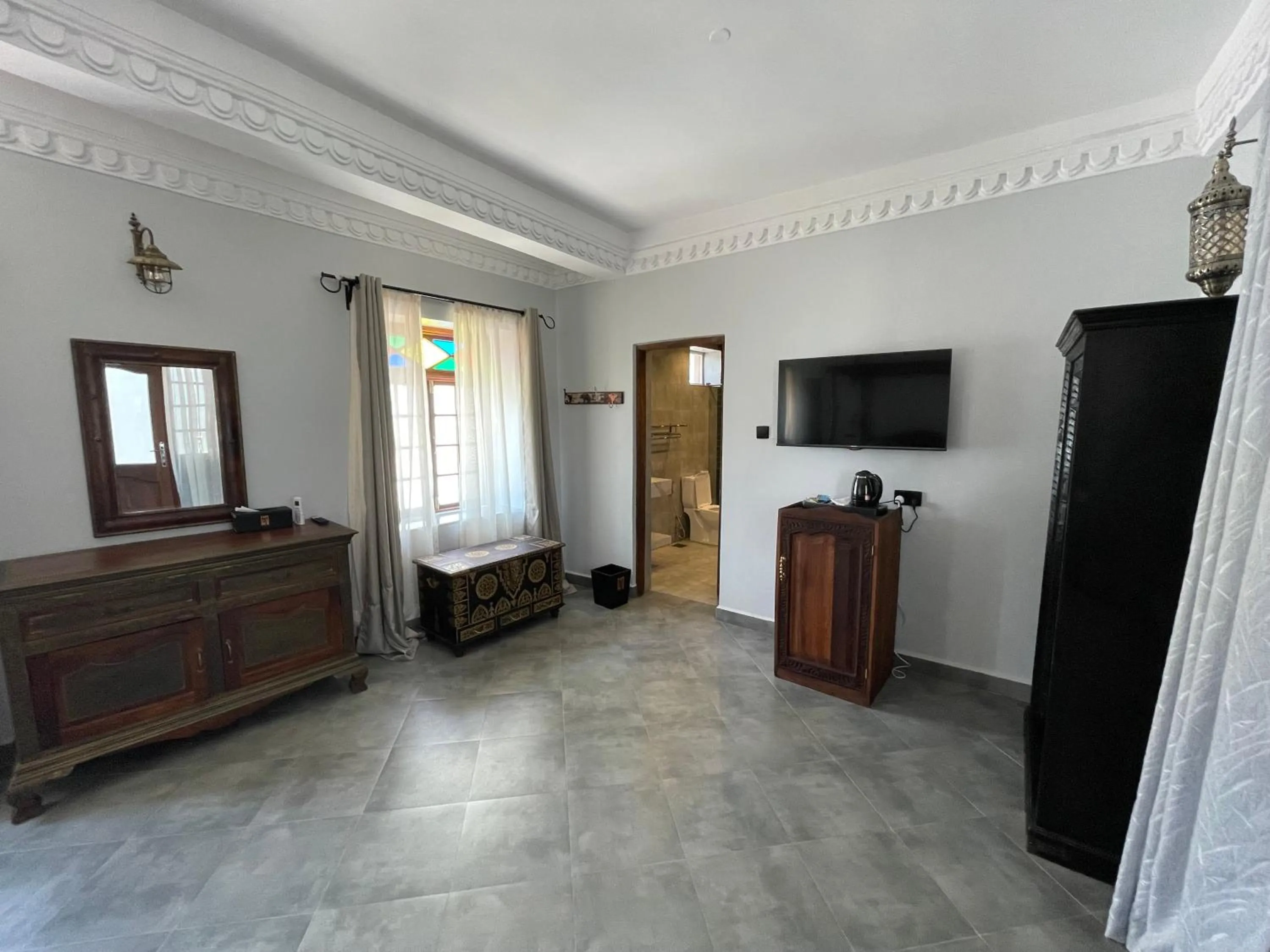 Bed in Mizingani Seafront Hotel