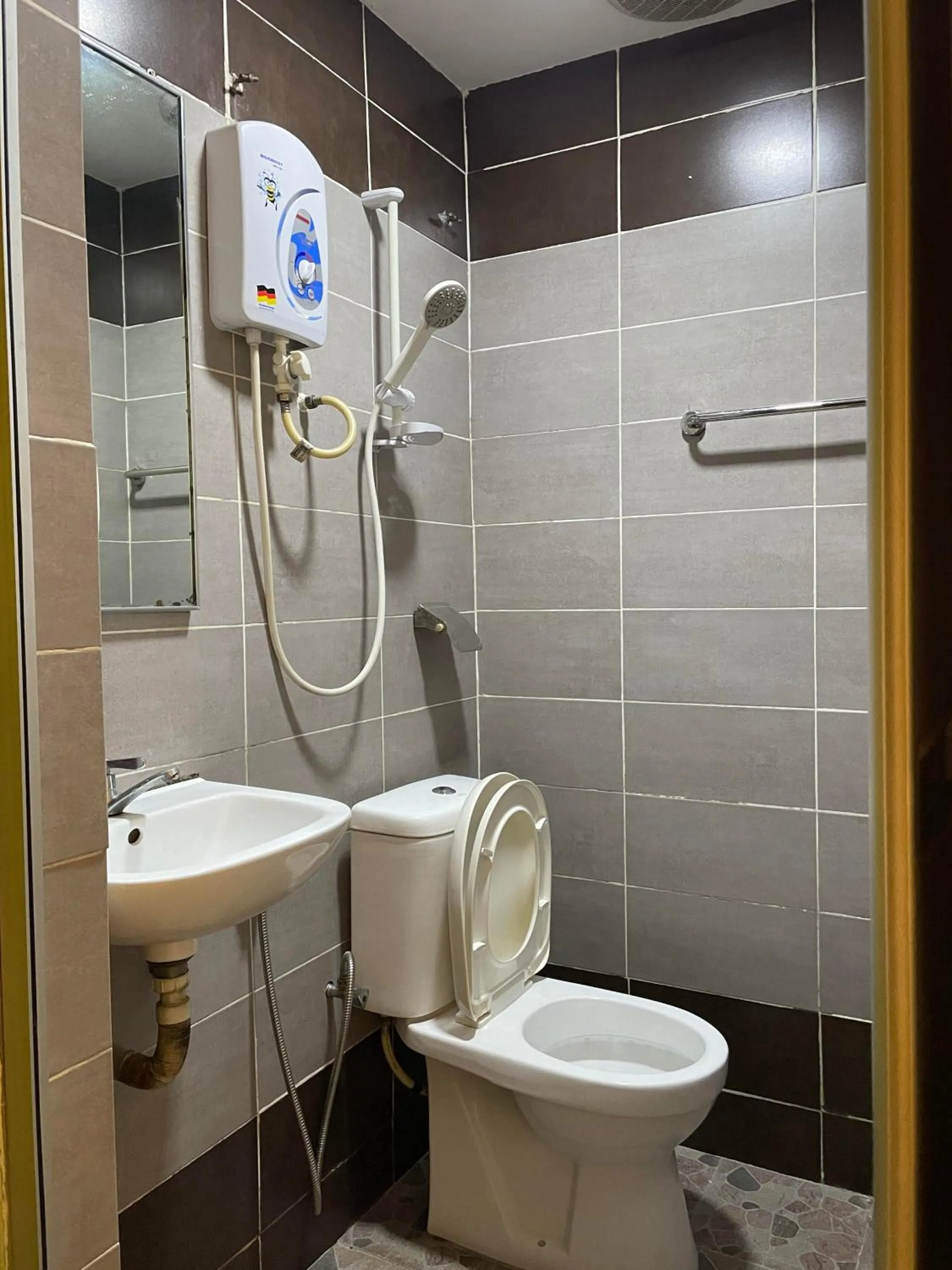 Shower in Hotel Rim Global Subang