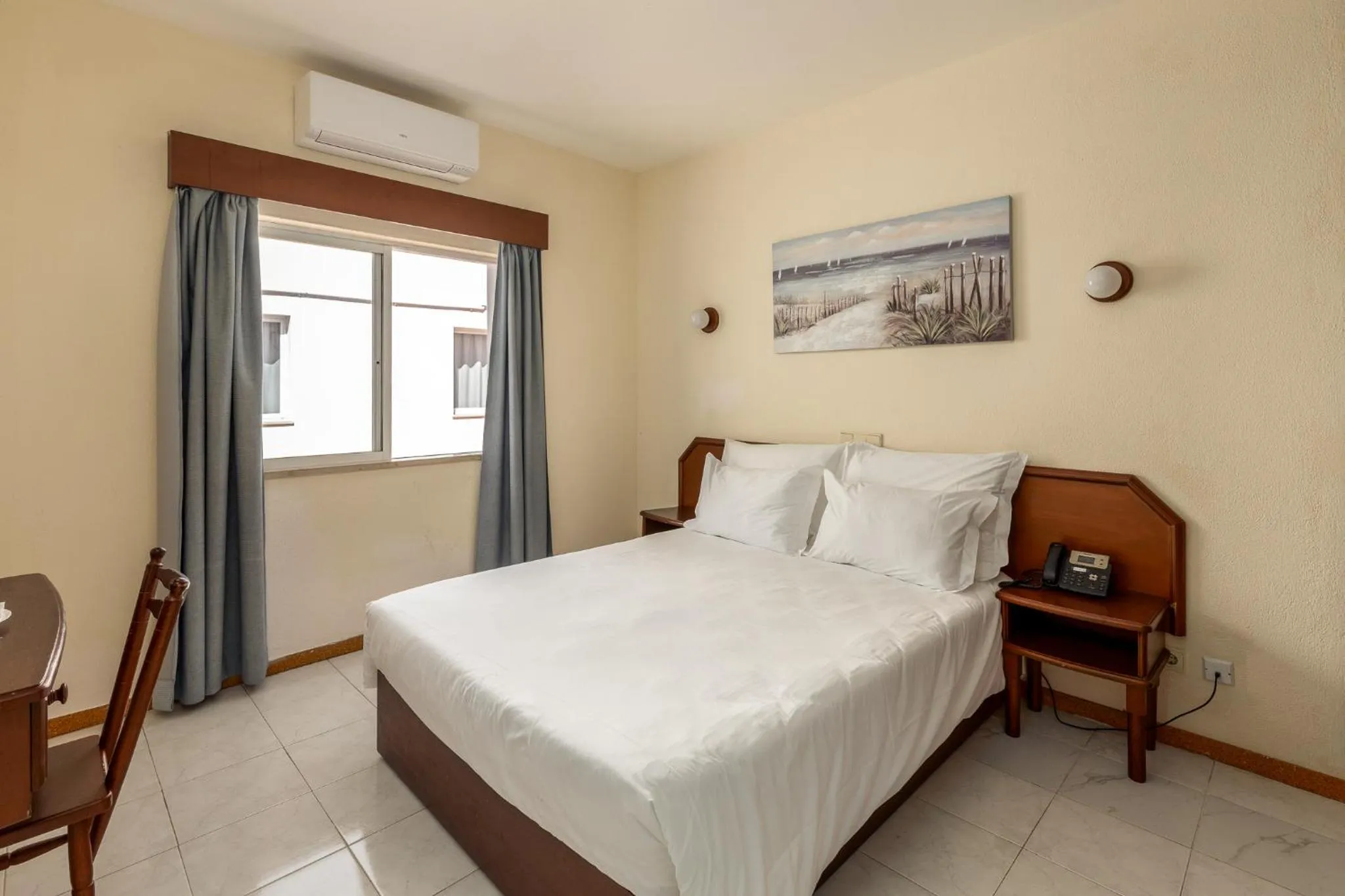 Bedroom, Bed in Bela Ria