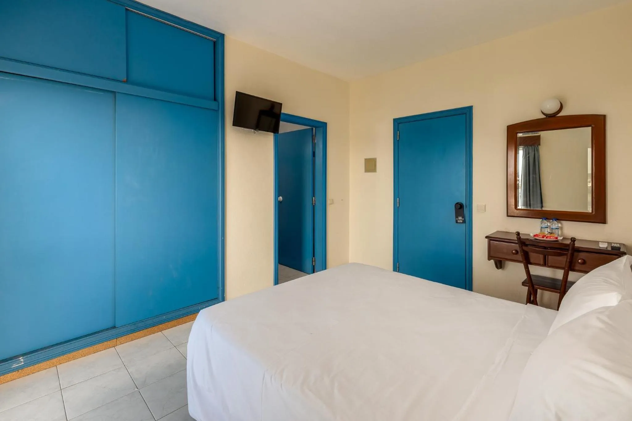 Bedroom, Bed in Bela Ria