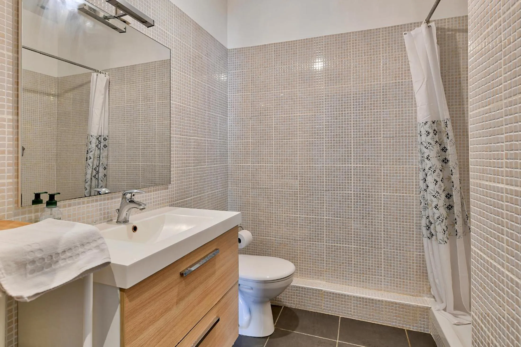 Shower in NOCNOC - Le Balcon de Colbert