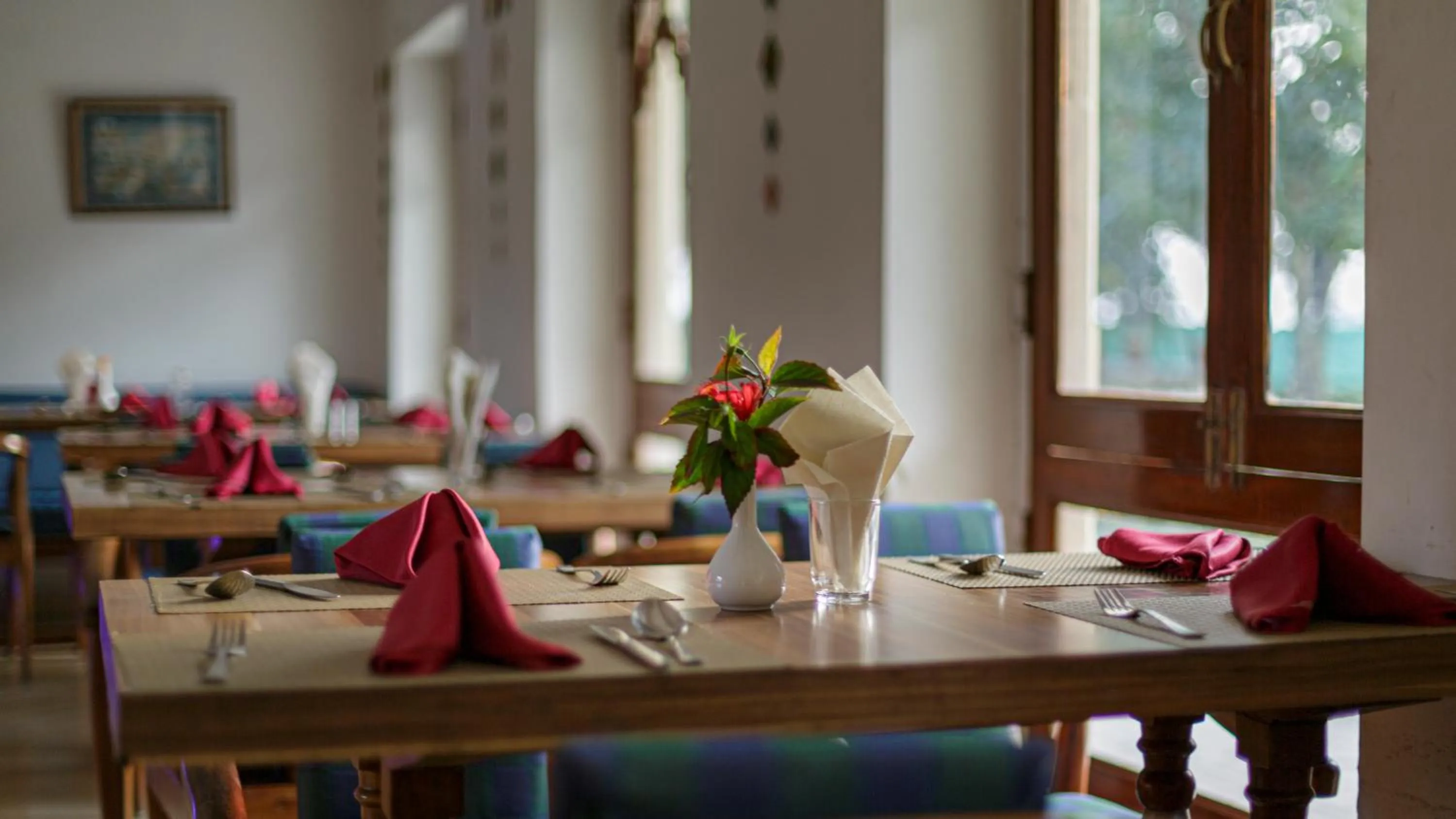 Restaurant/places to eat in The Chitvan Resort