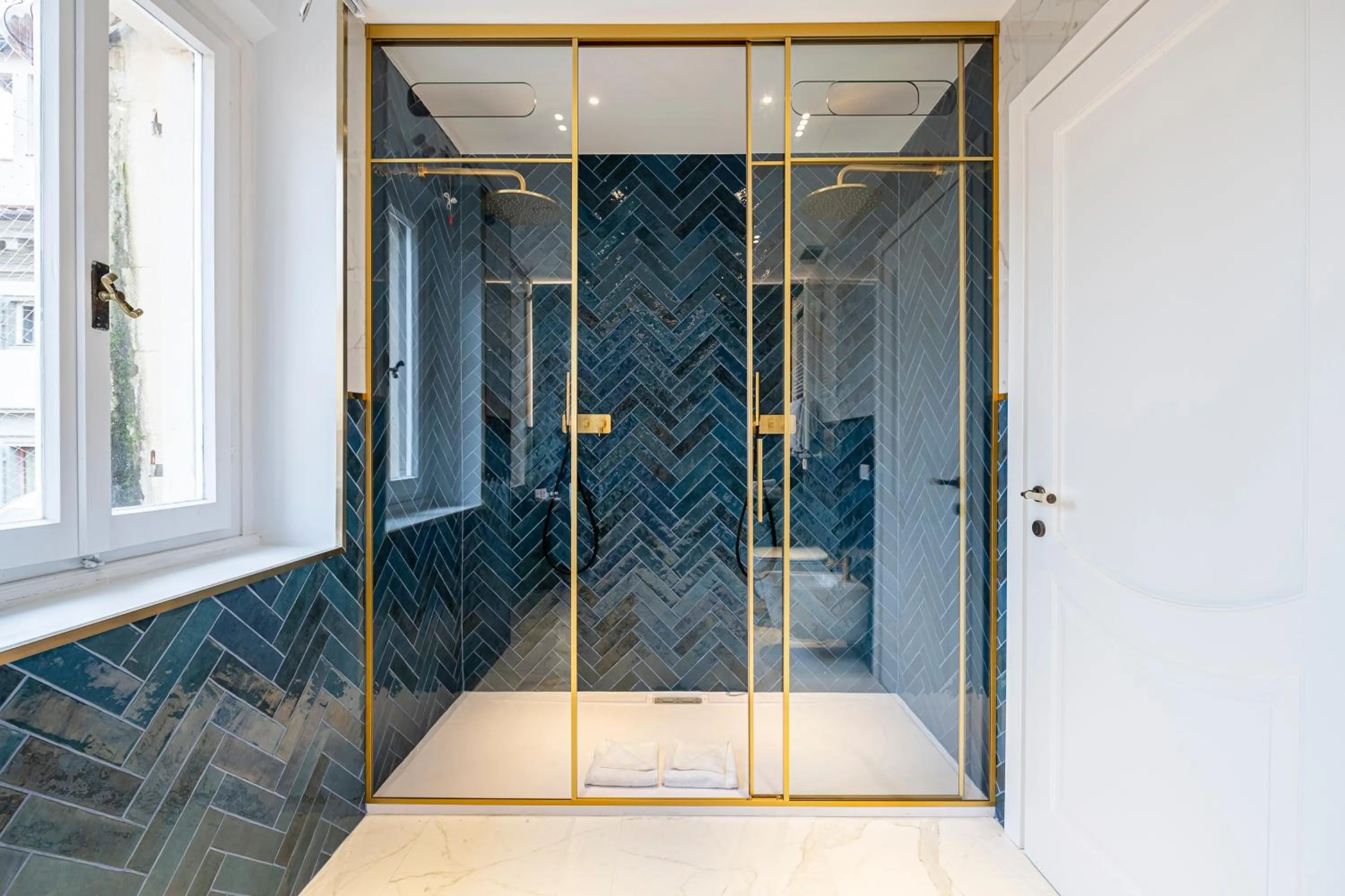 Shower in Glimpse Hotel