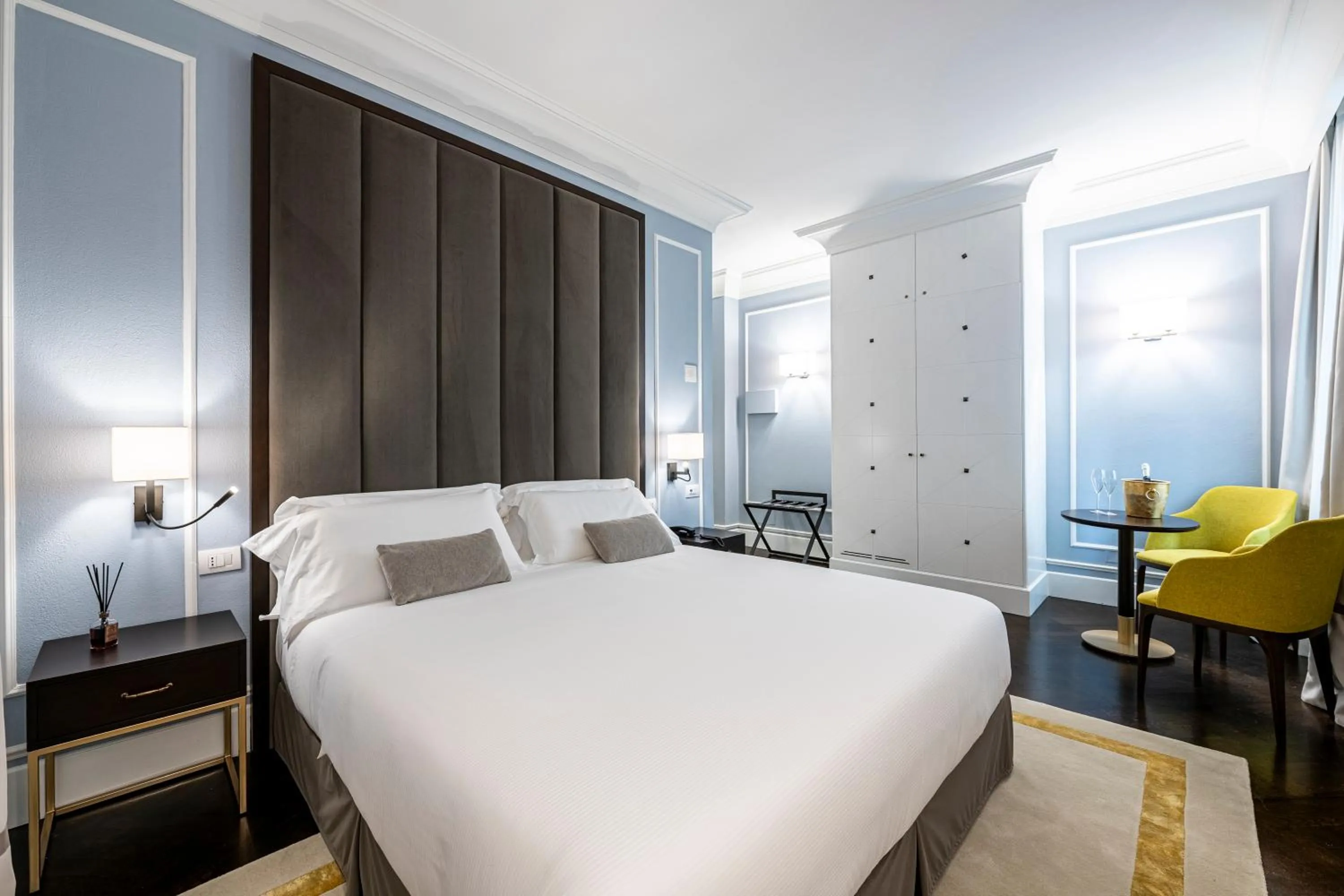 Bedroom, Bed in Glimpse Hotel