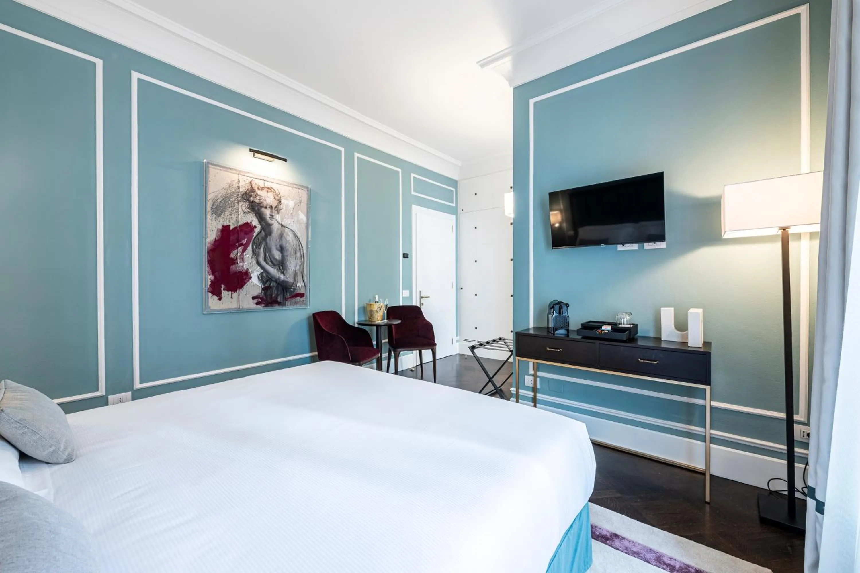 Photo of the whole room, Bed in Glimpse Hotel