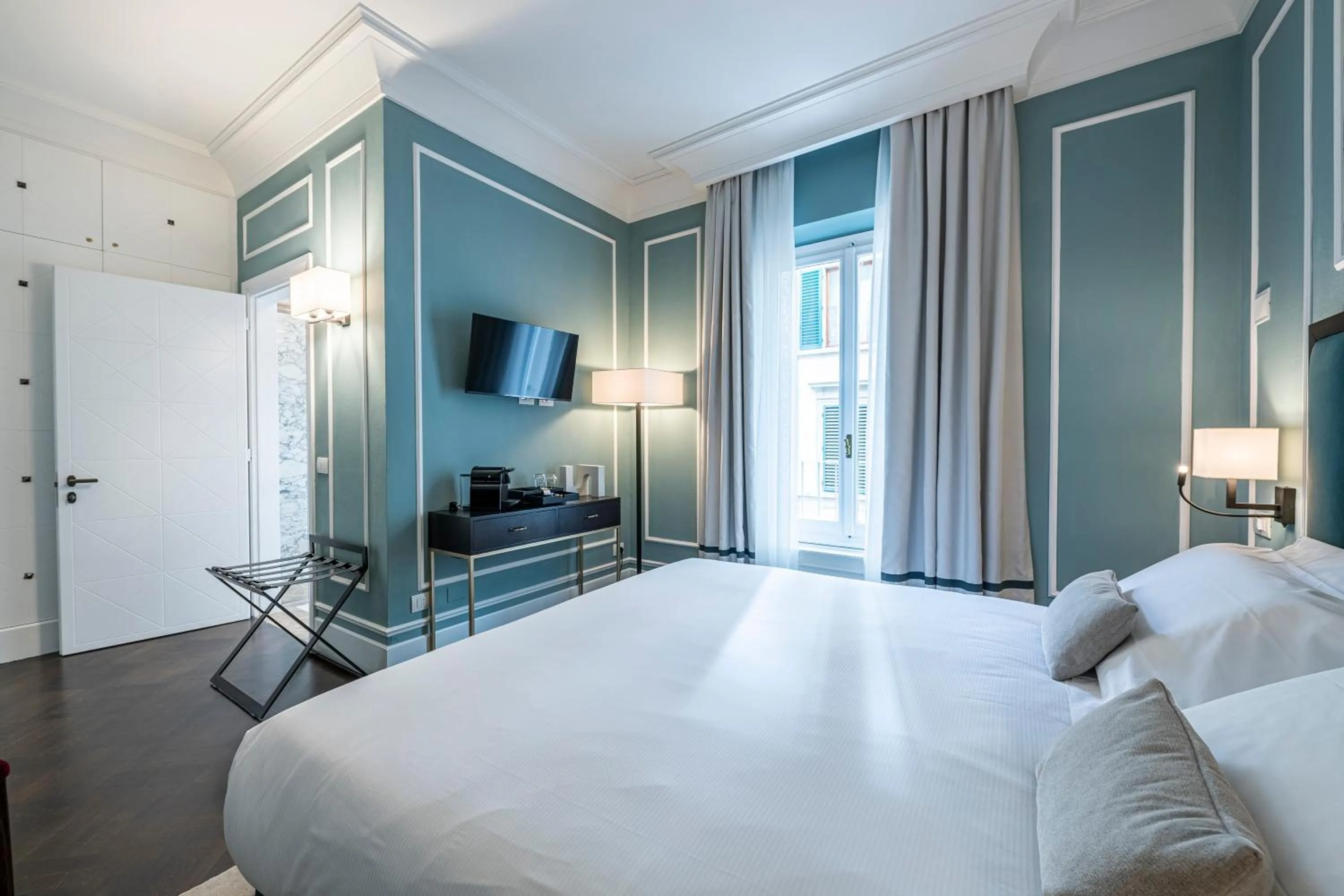 Photo of the whole room, Bed in Glimpse Hotel