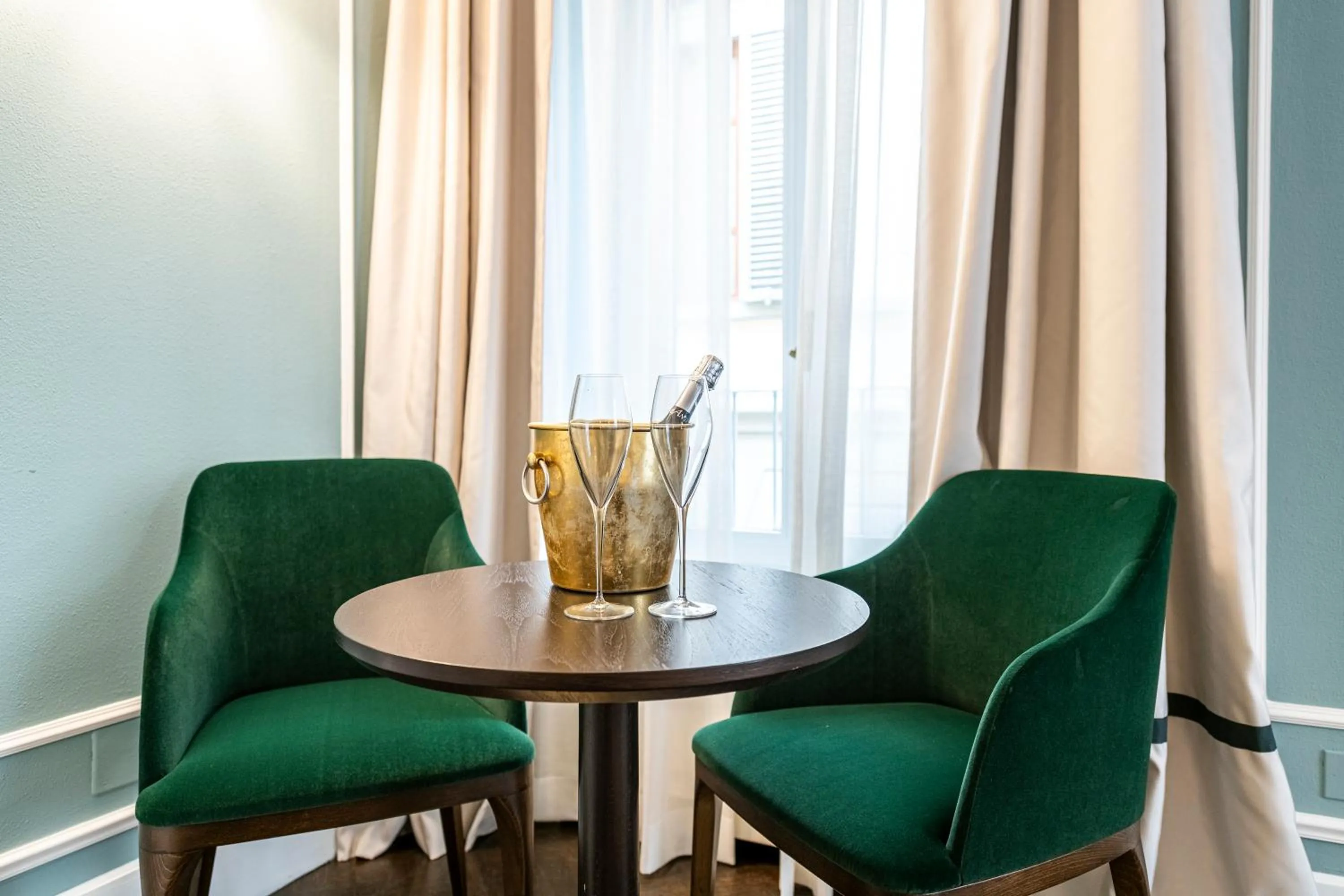 Living room in Glimpse Hotel