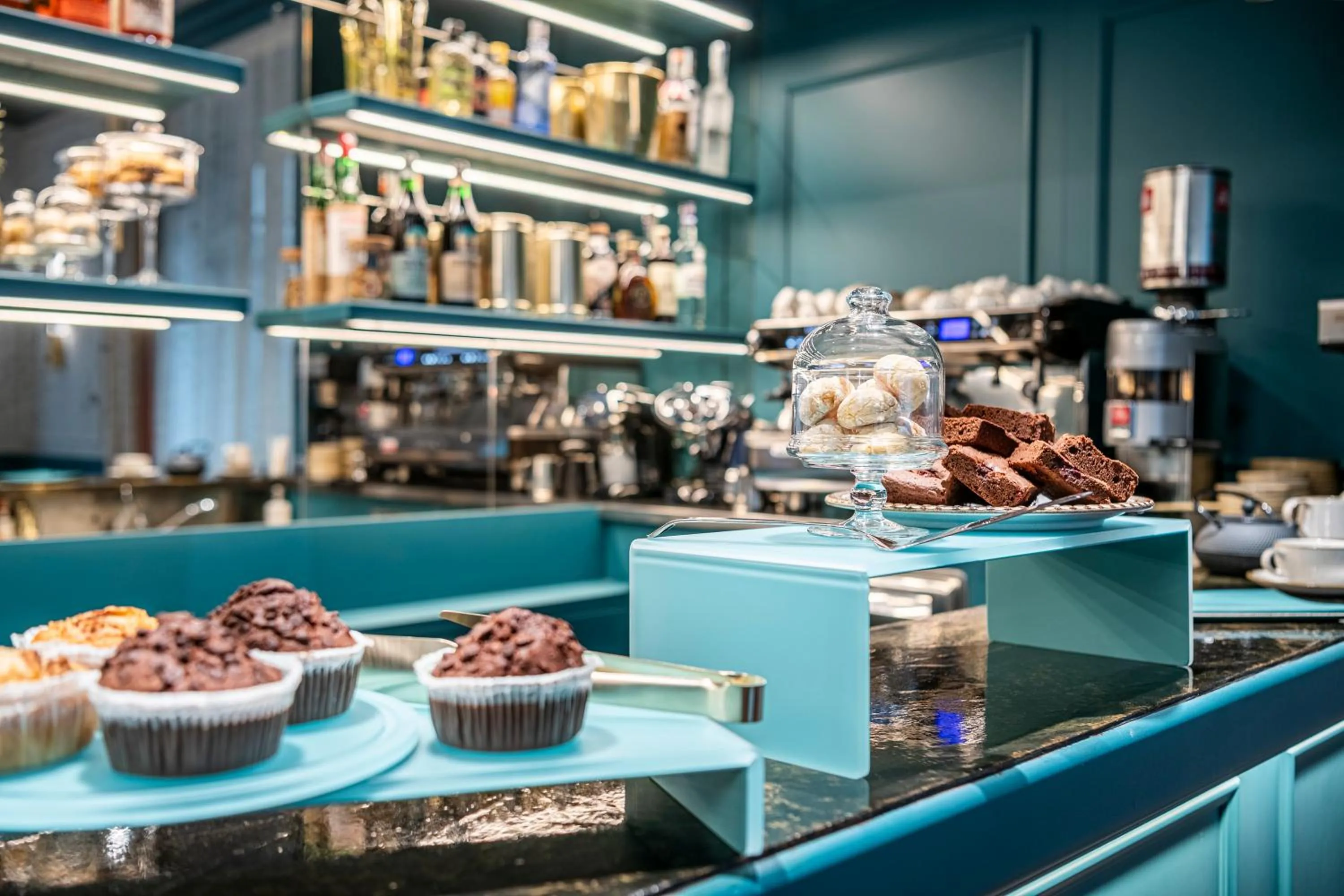 Restaurant/places to eat in Glimpse Hotel