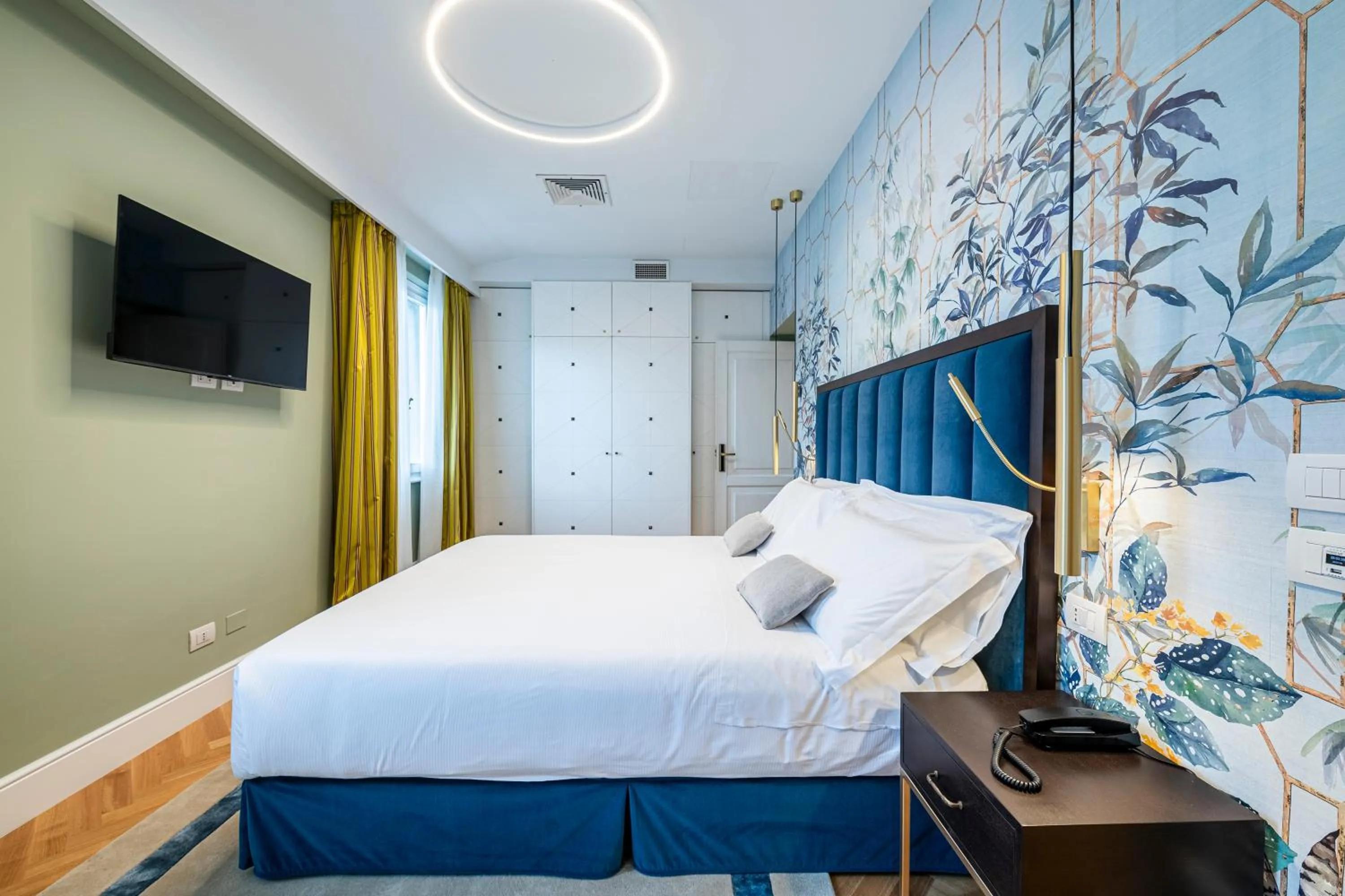 Bedroom, Bed in Glimpse Hotel