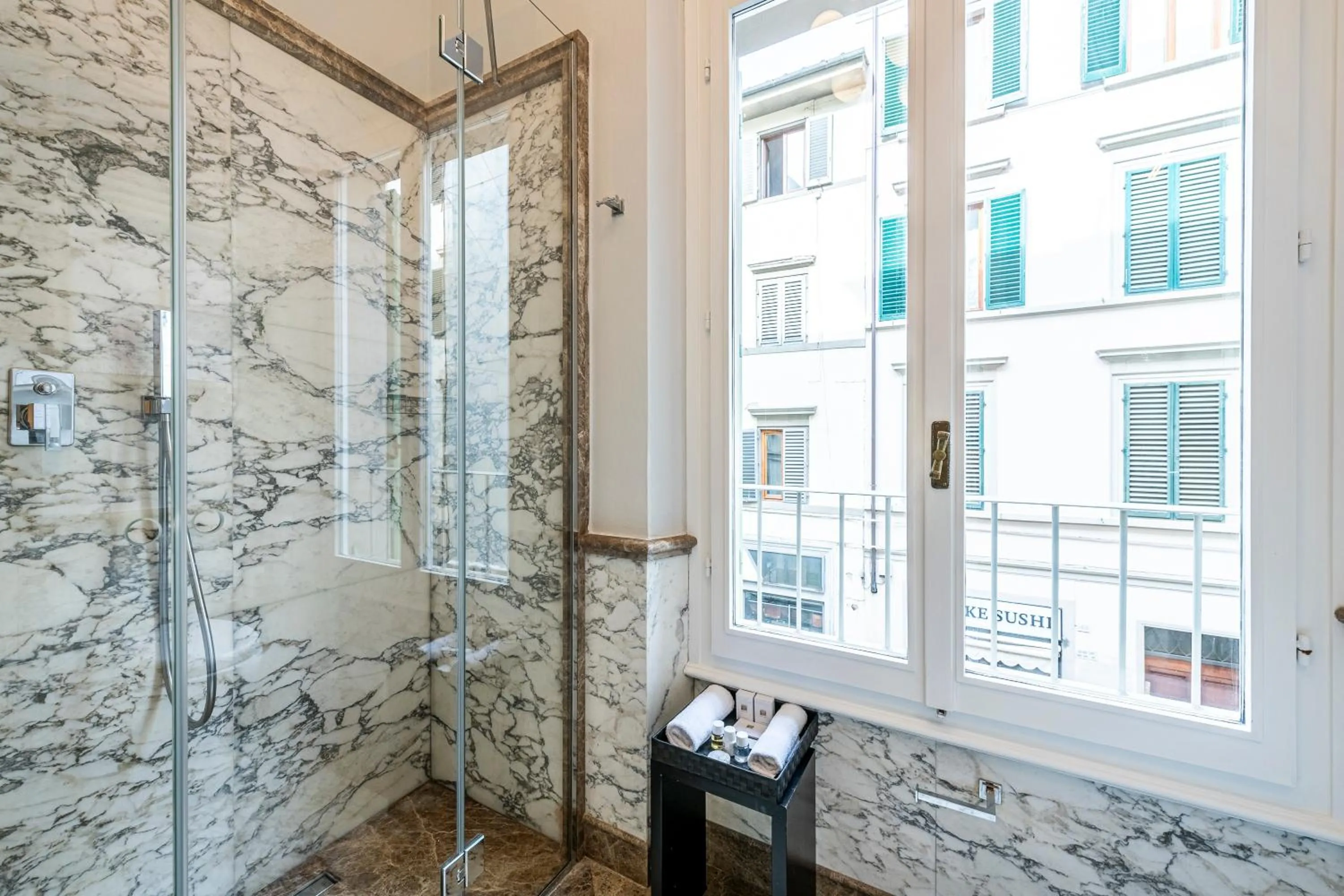 Shower in Glimpse Hotel