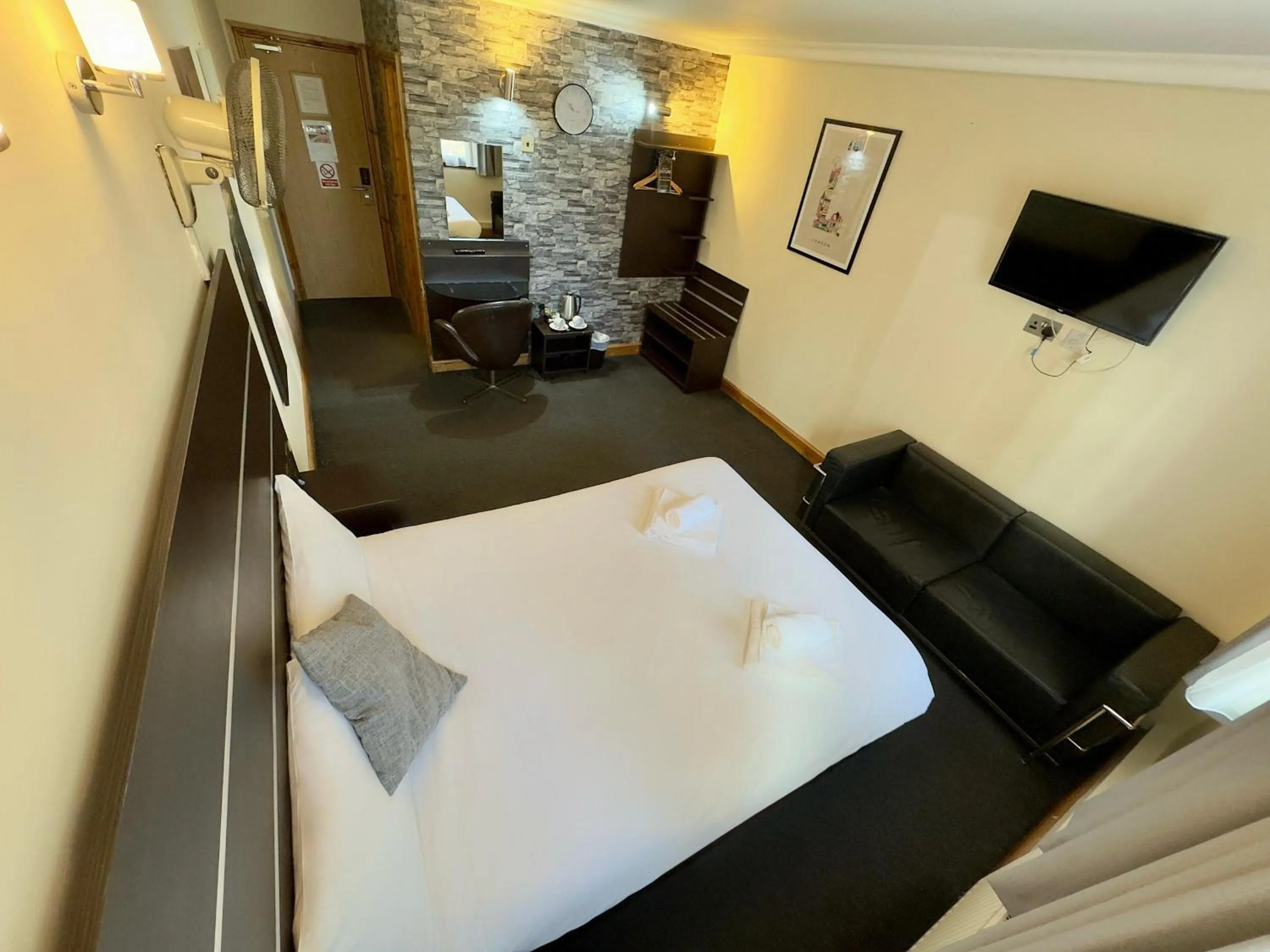 TV and multimedia, Bed in Epsilon Hotel