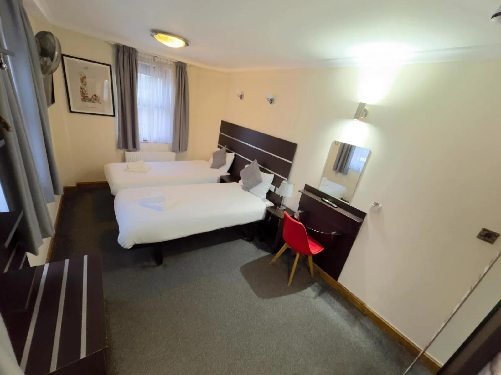 Photo of the whole room, Bed in Epsilon Hotel