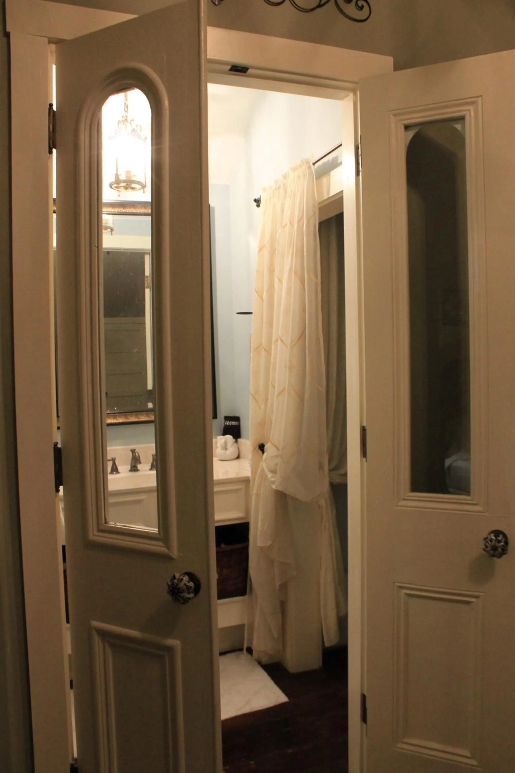 Bathroom in Grand Magnolia Ballroom & Suites