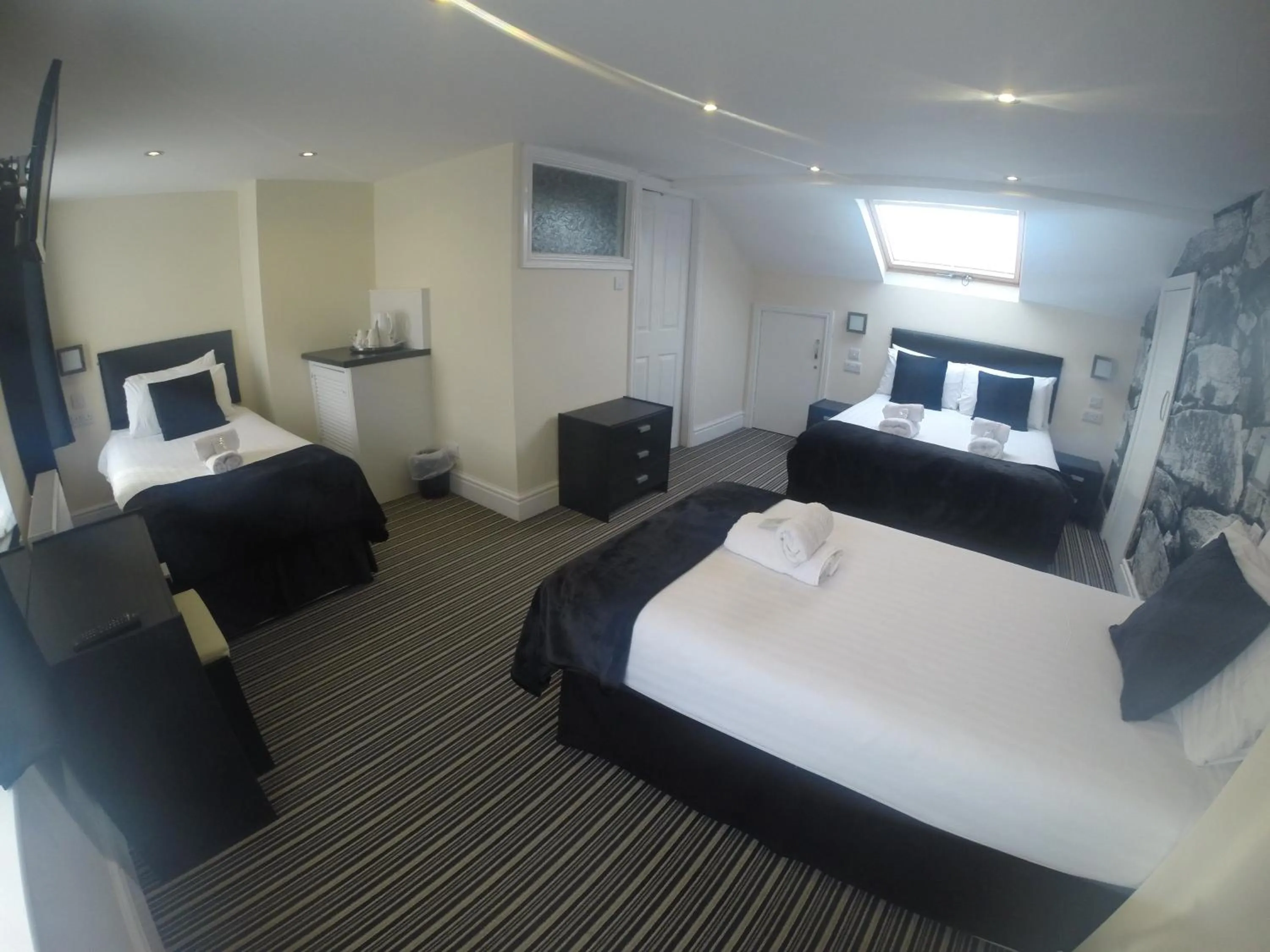 Day, Bed in Happy Return Hotel