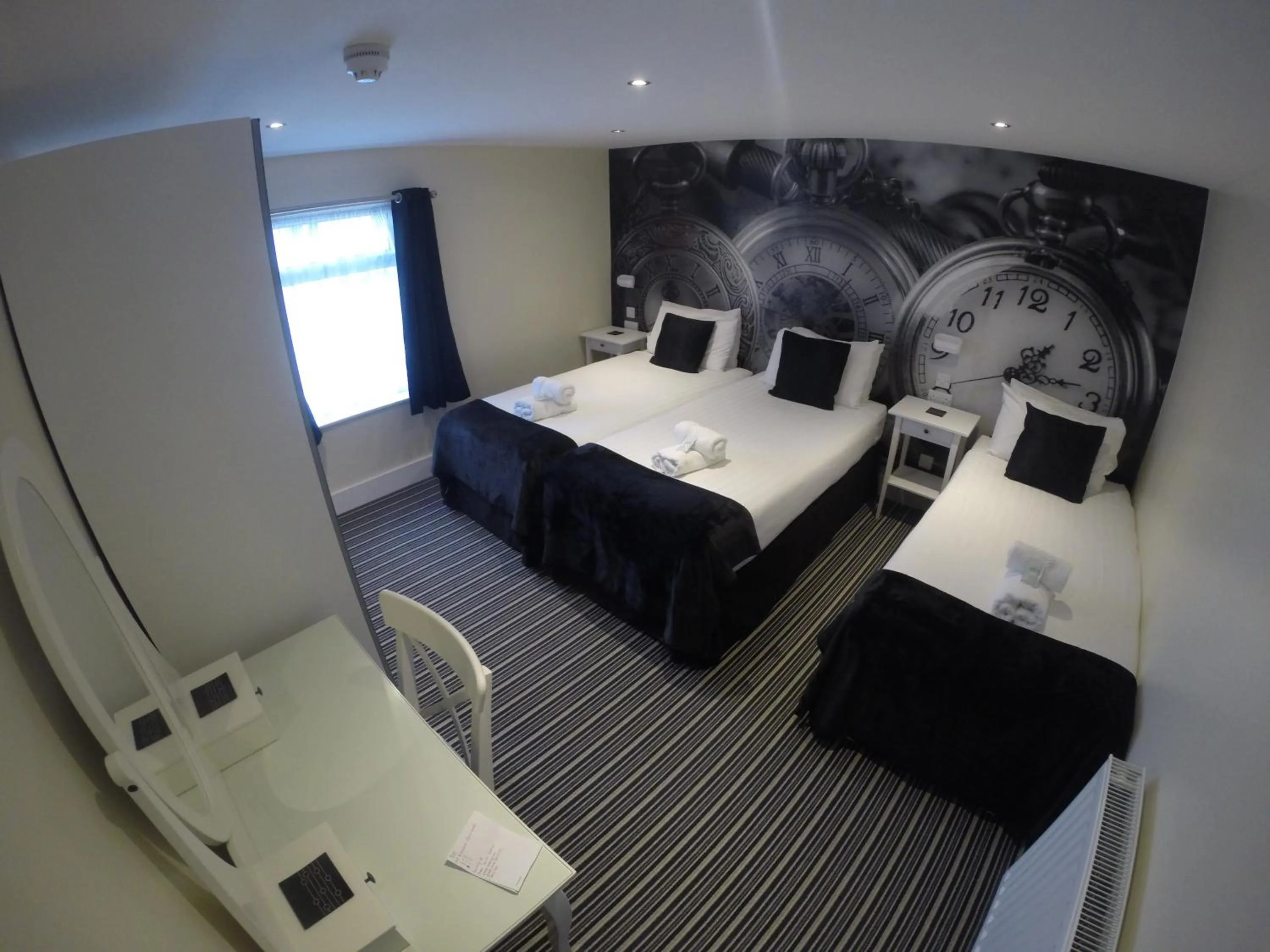 Day, Bed in Happy Return Hotel