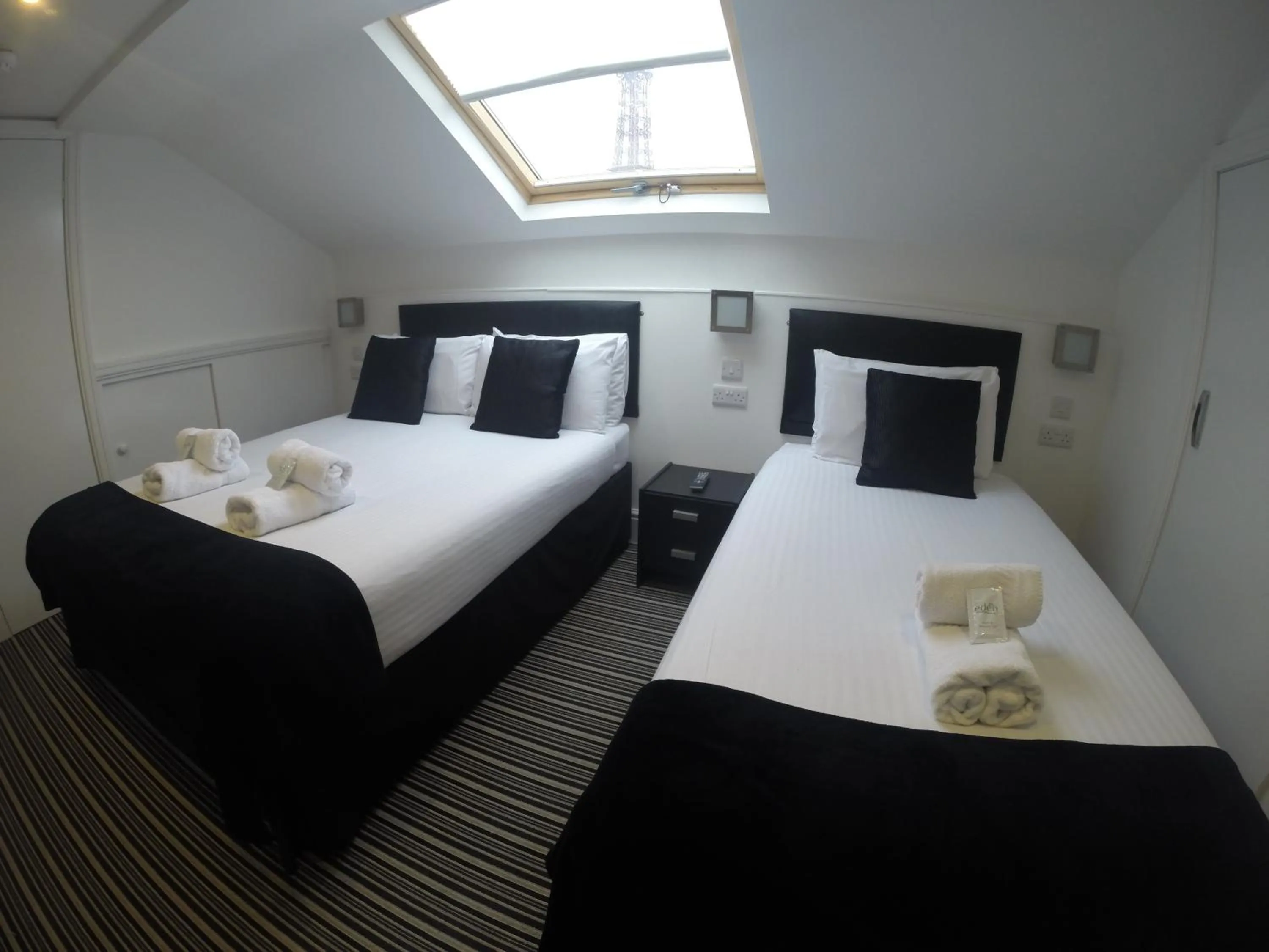 Day, Bed in Happy Return Hotel