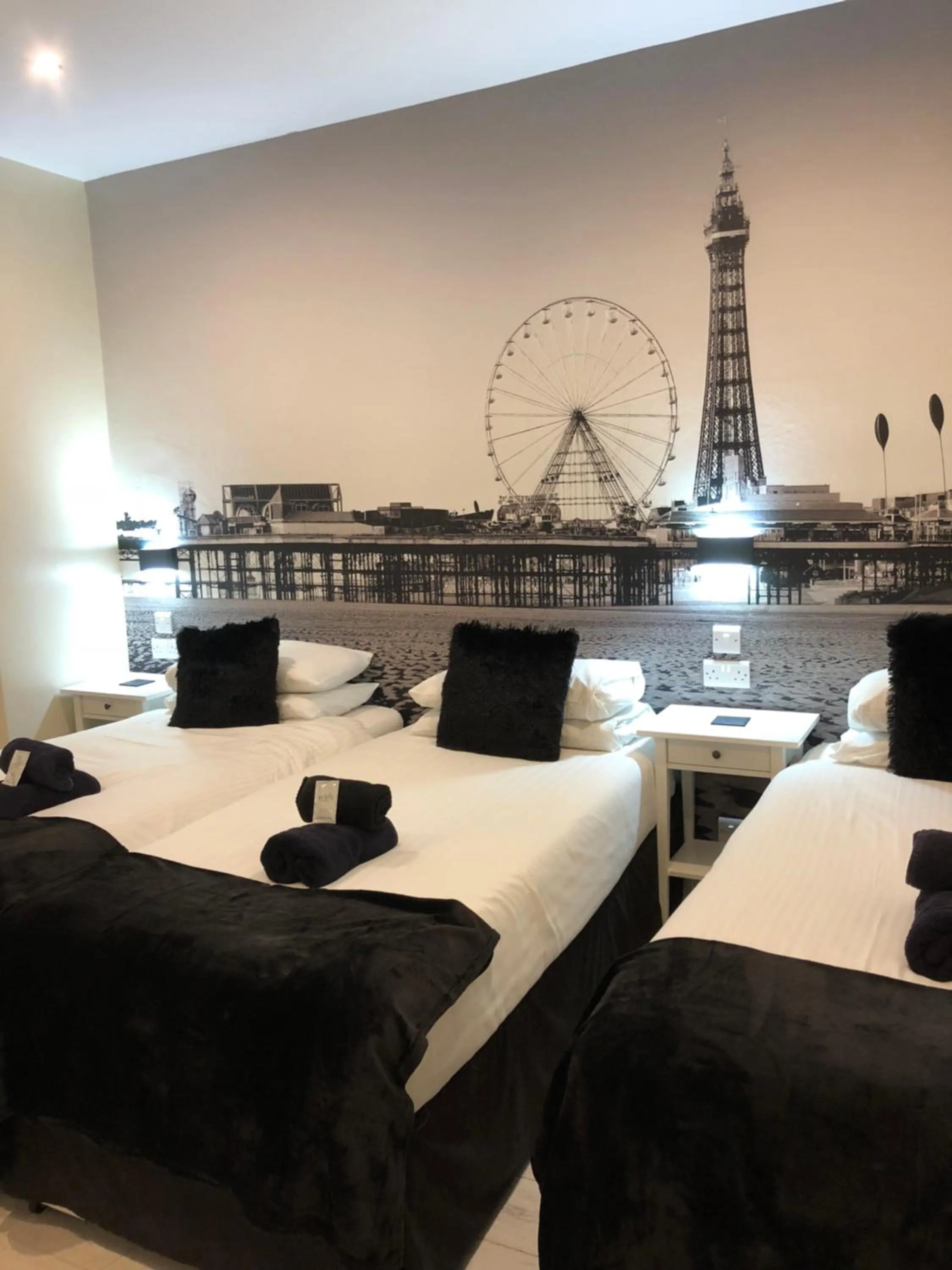 Bedroom, Bed in Happy Return Hotel