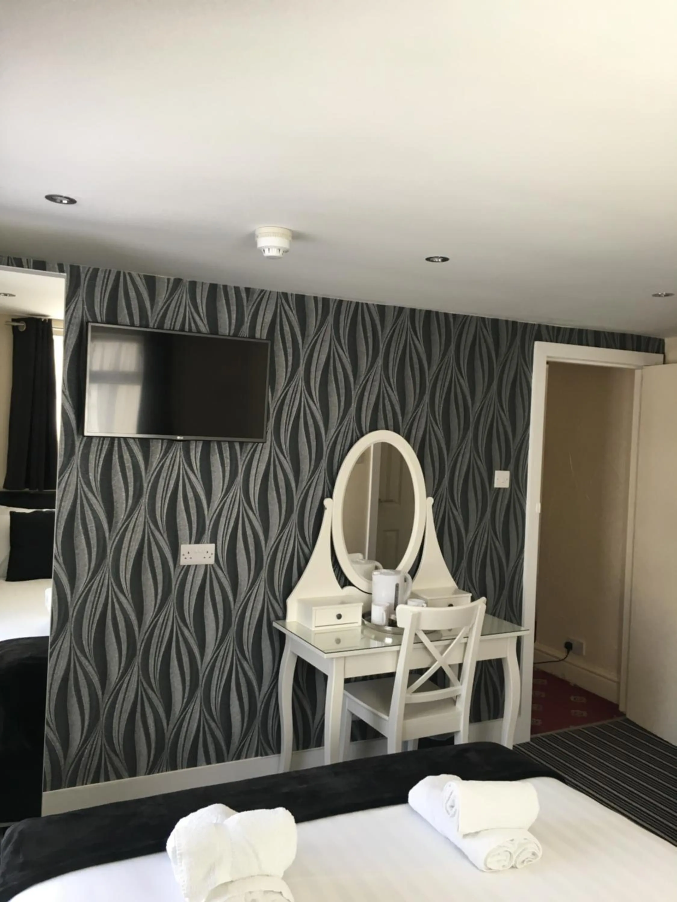 View (from property/room), Bed in Happy Return Hotel