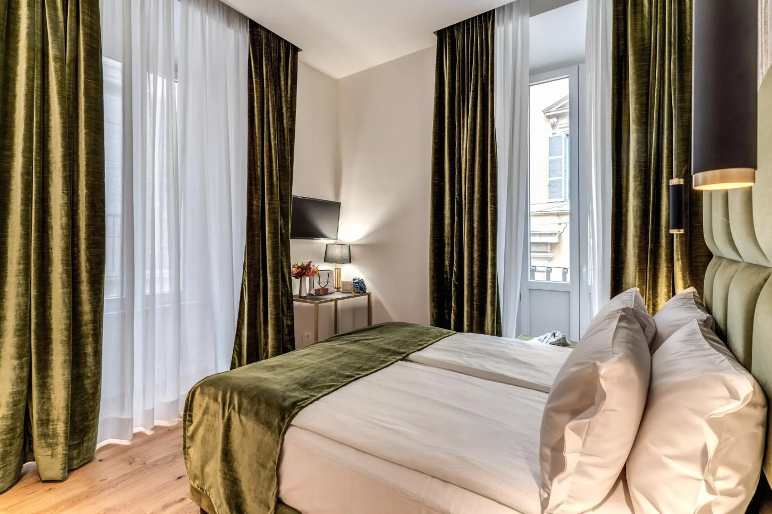 Deluxe Double Room in Goldoni 47 Deluxe Double Room in Goldoni 47