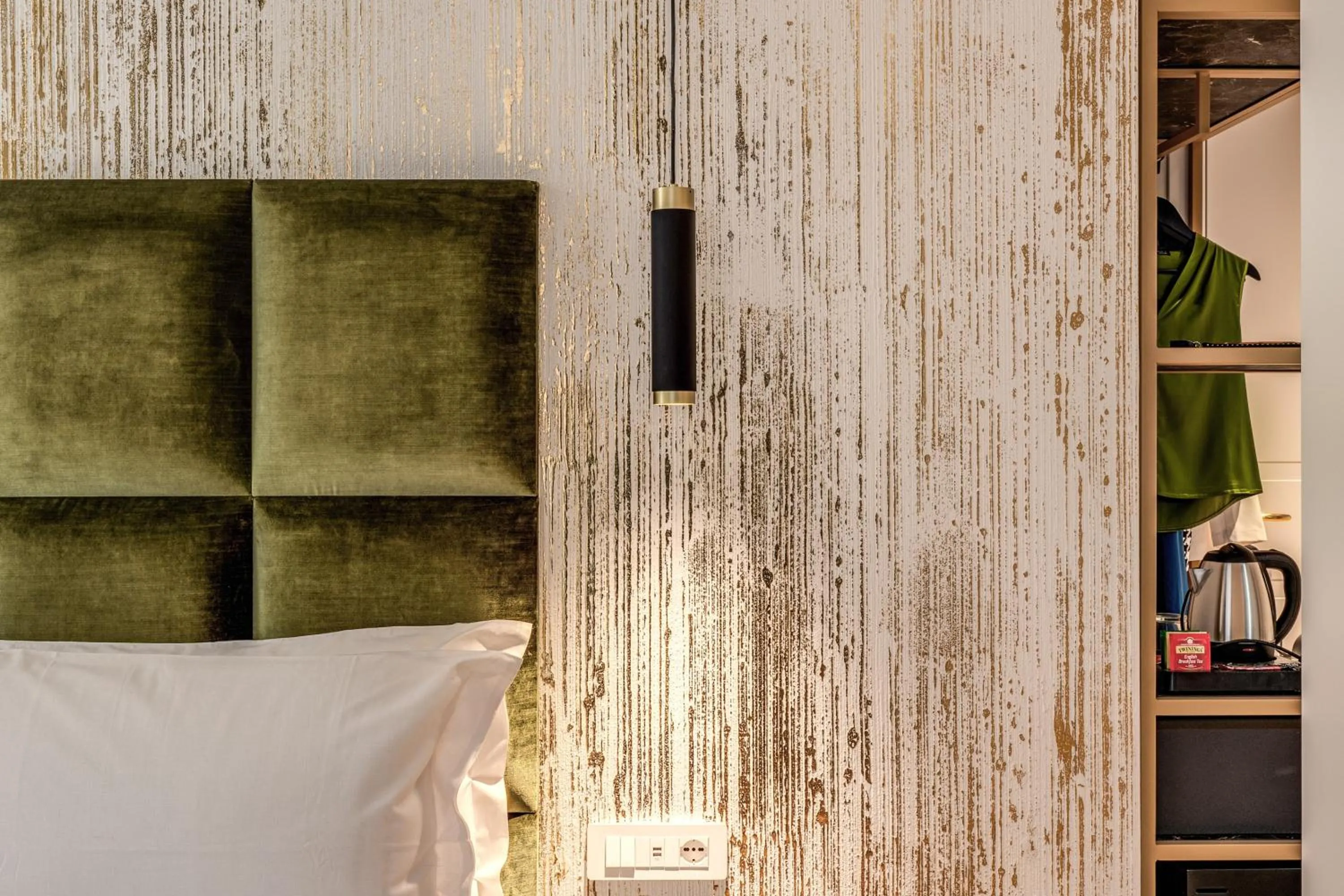 Decorative detail, Bed in Goldoni 47