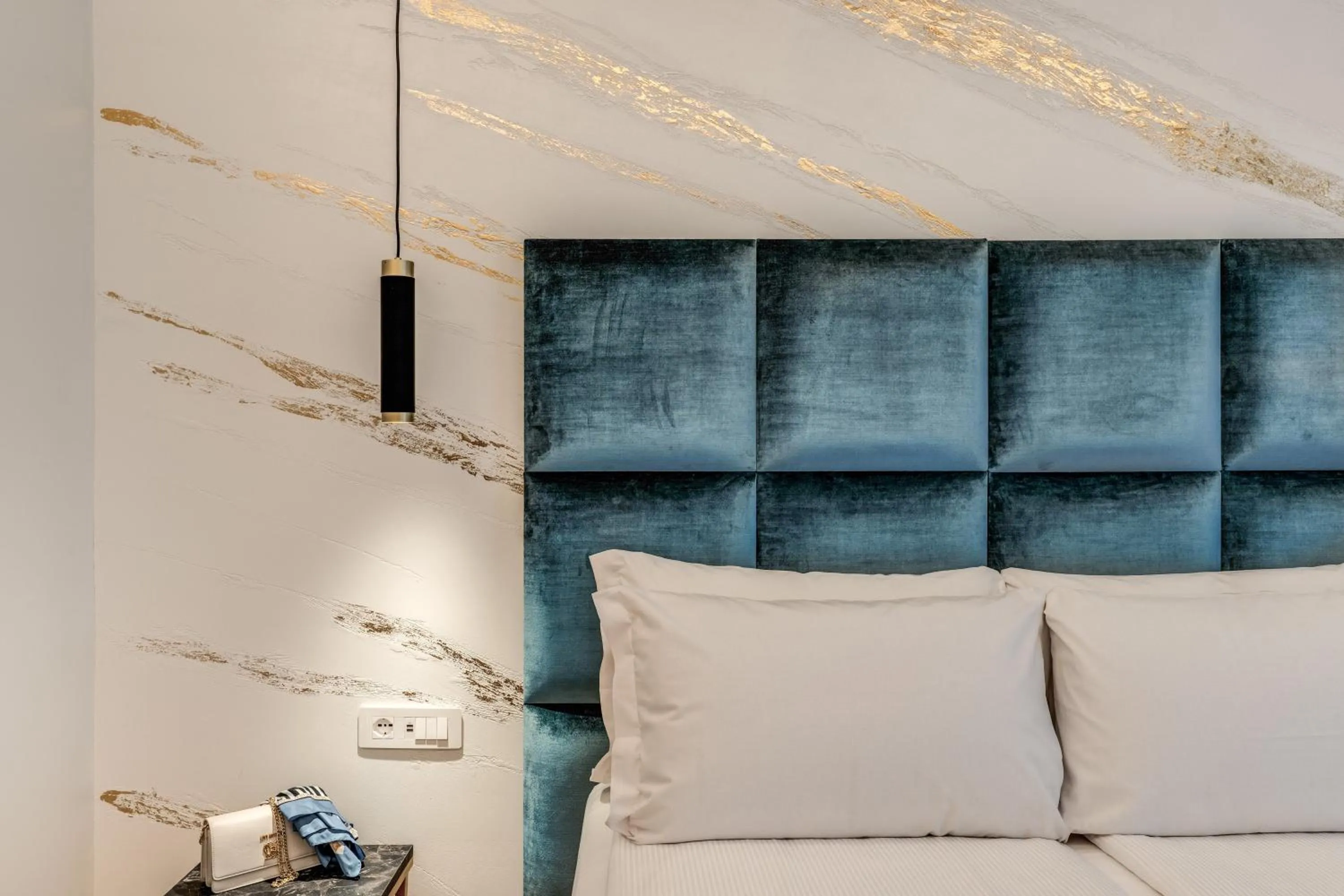 Decorative detail, Bed in Goldoni 47