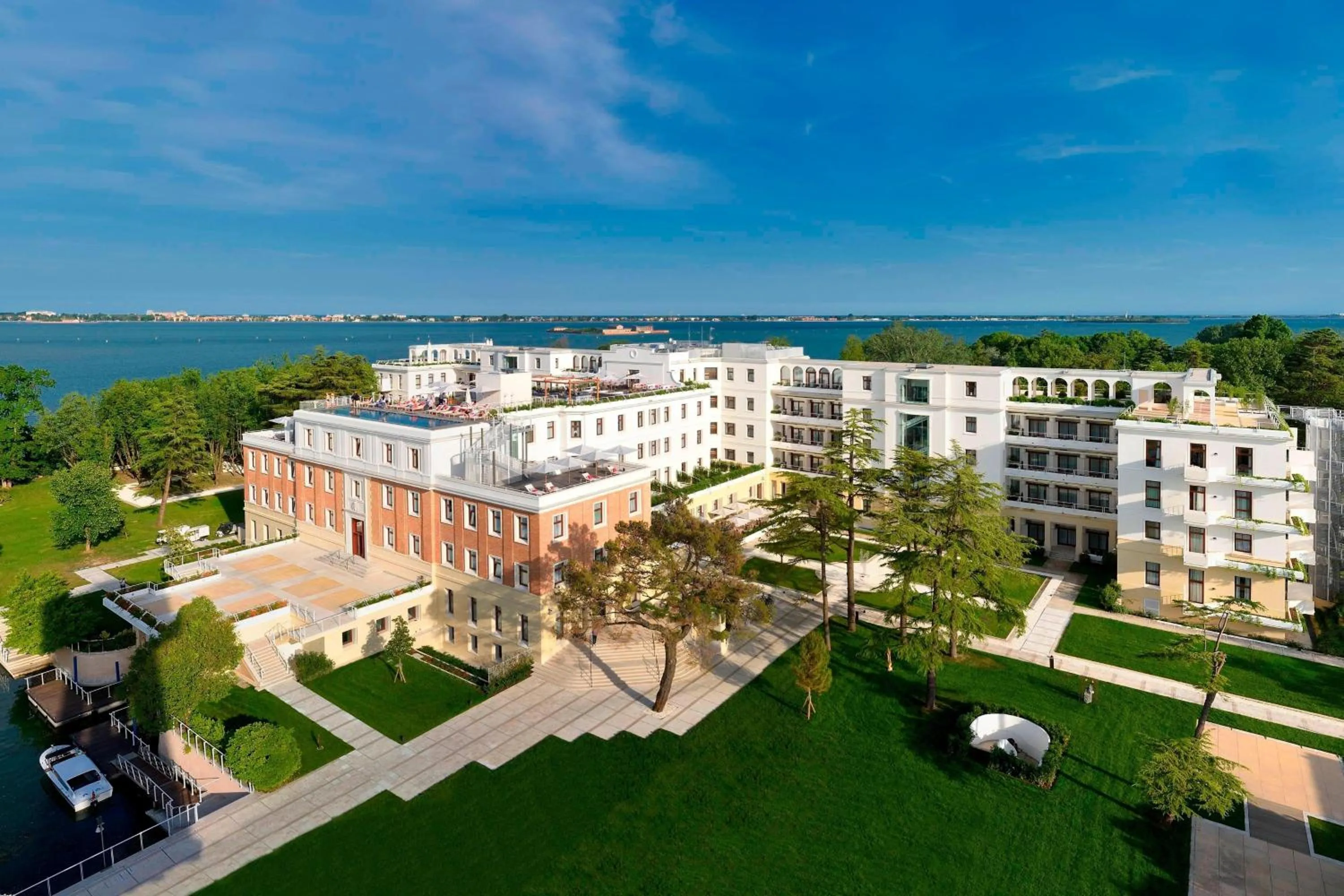 Property building in JW Marriott Venice Resort & Spa
