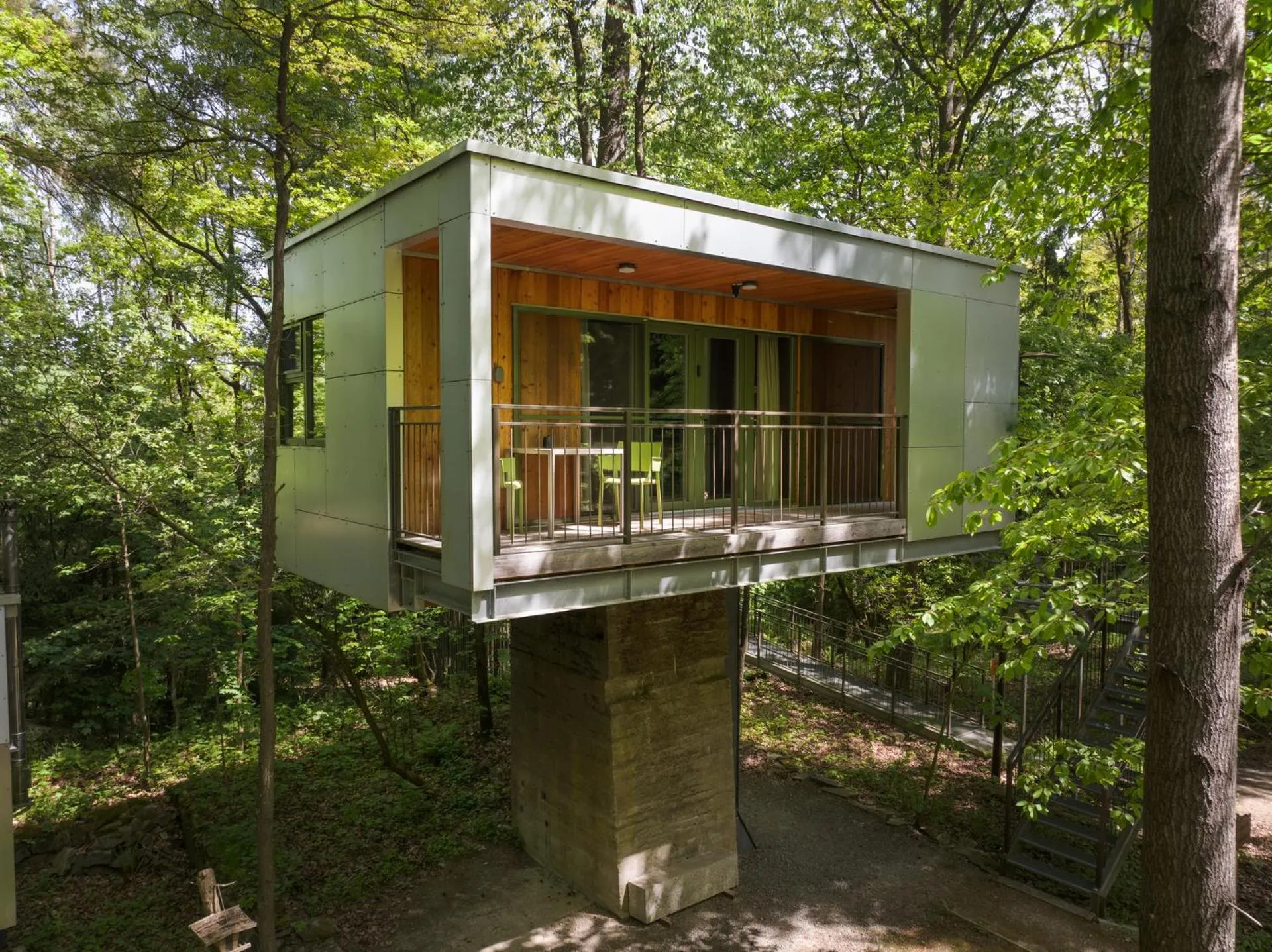 Property building in edelførst Baumhäuser