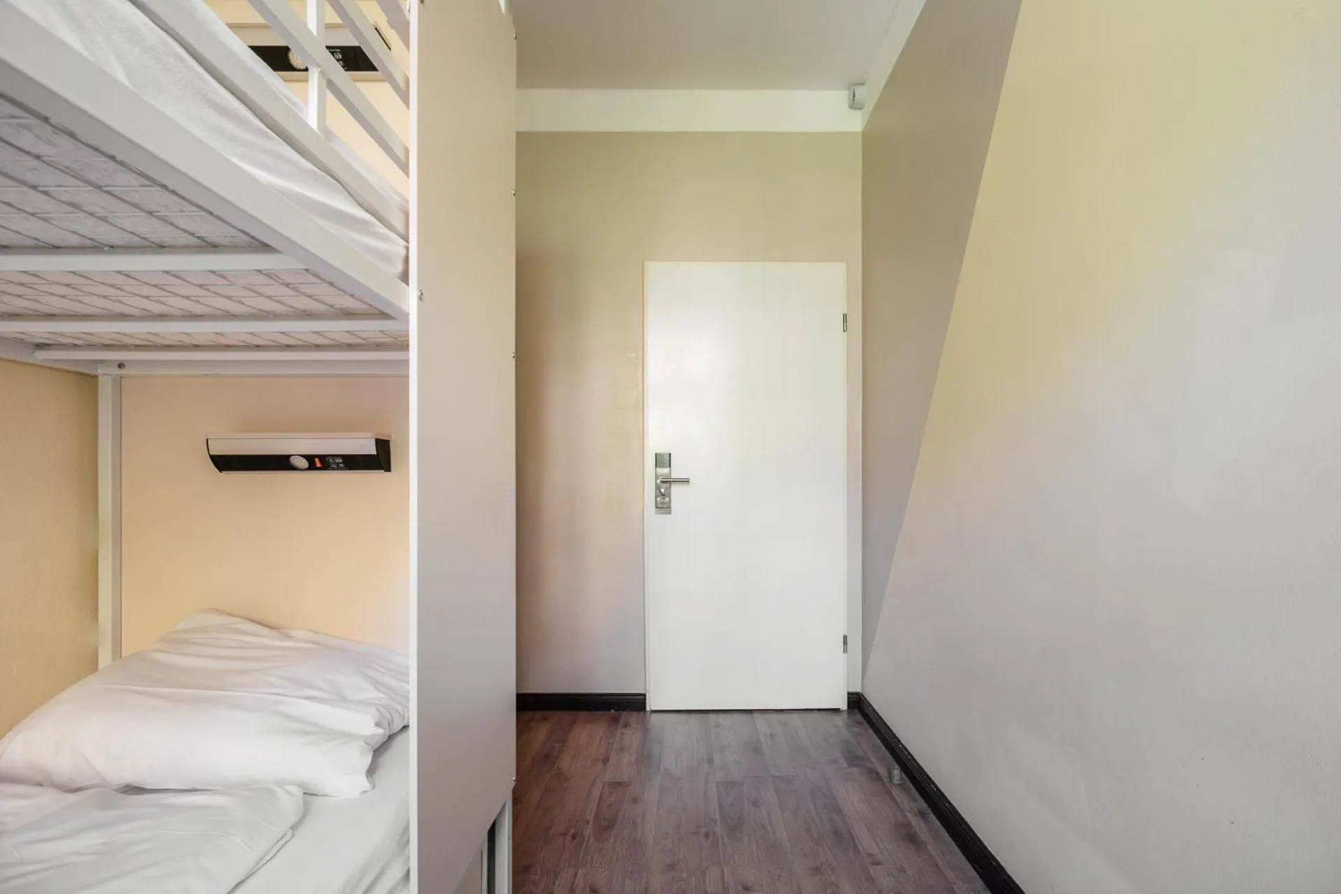 Photo of the whole room, Bed in EastSeven Berlin Hostel