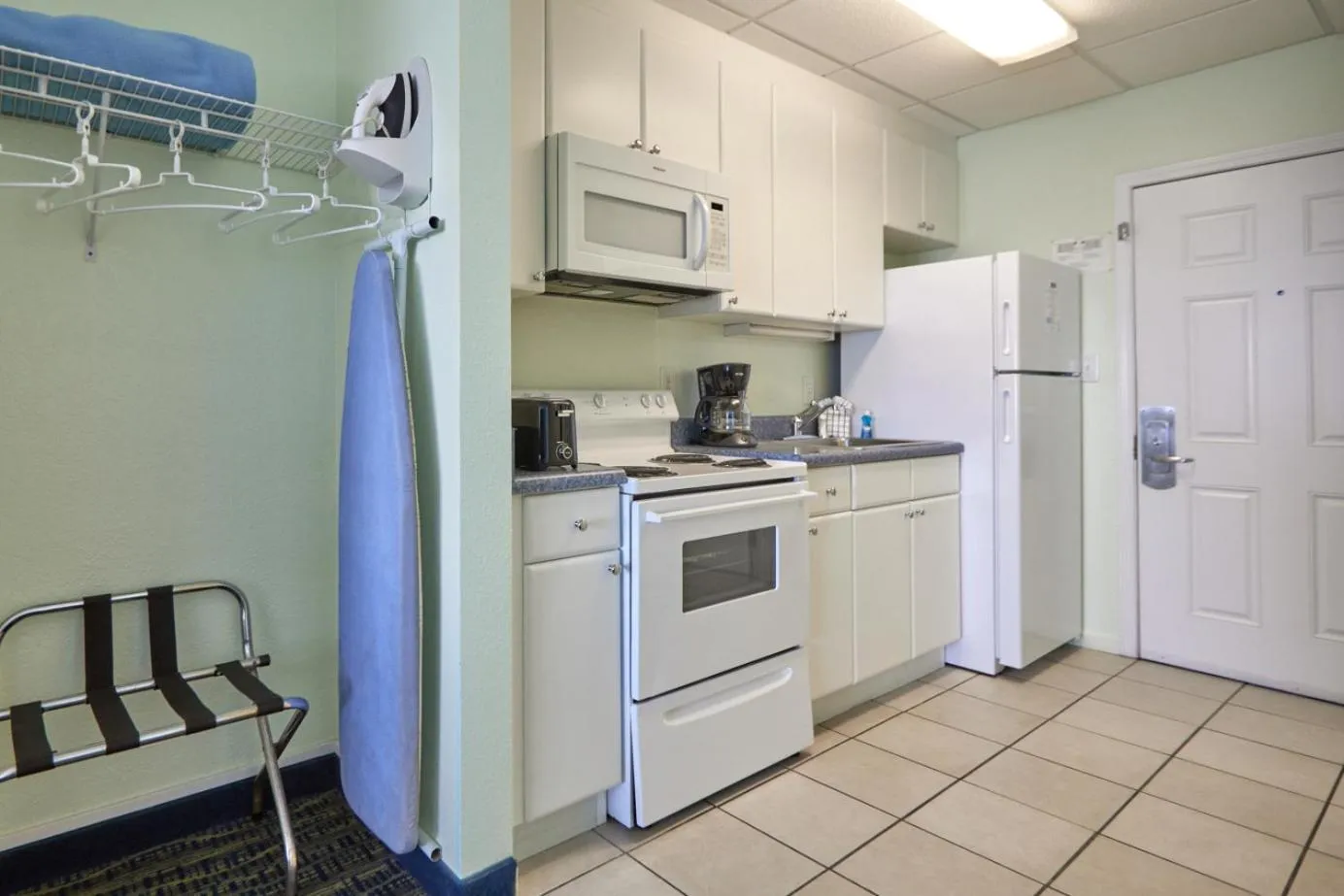 Kitchen or kitchenette in Palmetto Beachfront Hotel, a By The Sea Resort