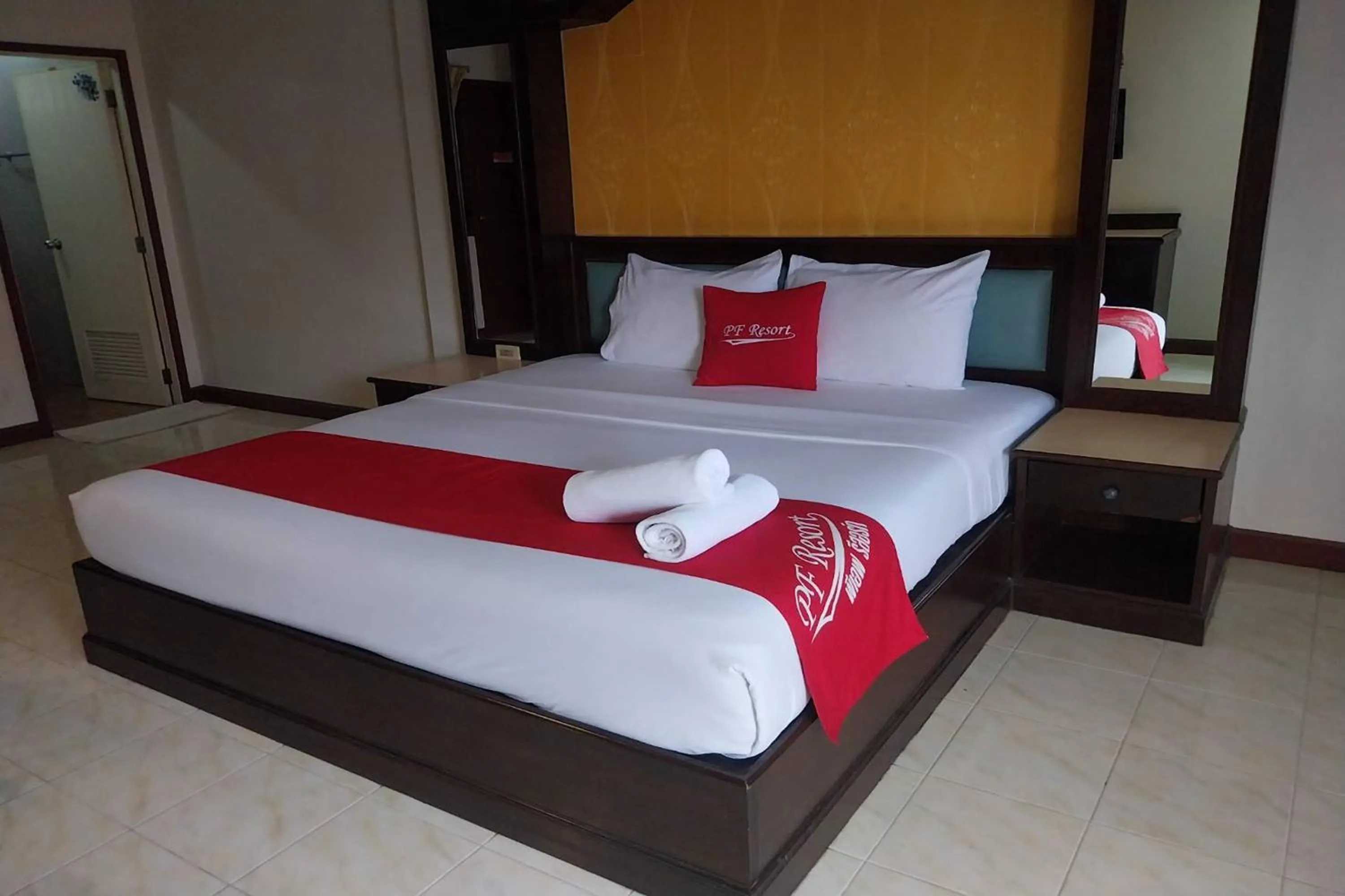 Photo of the whole room, Bed in PF Resort