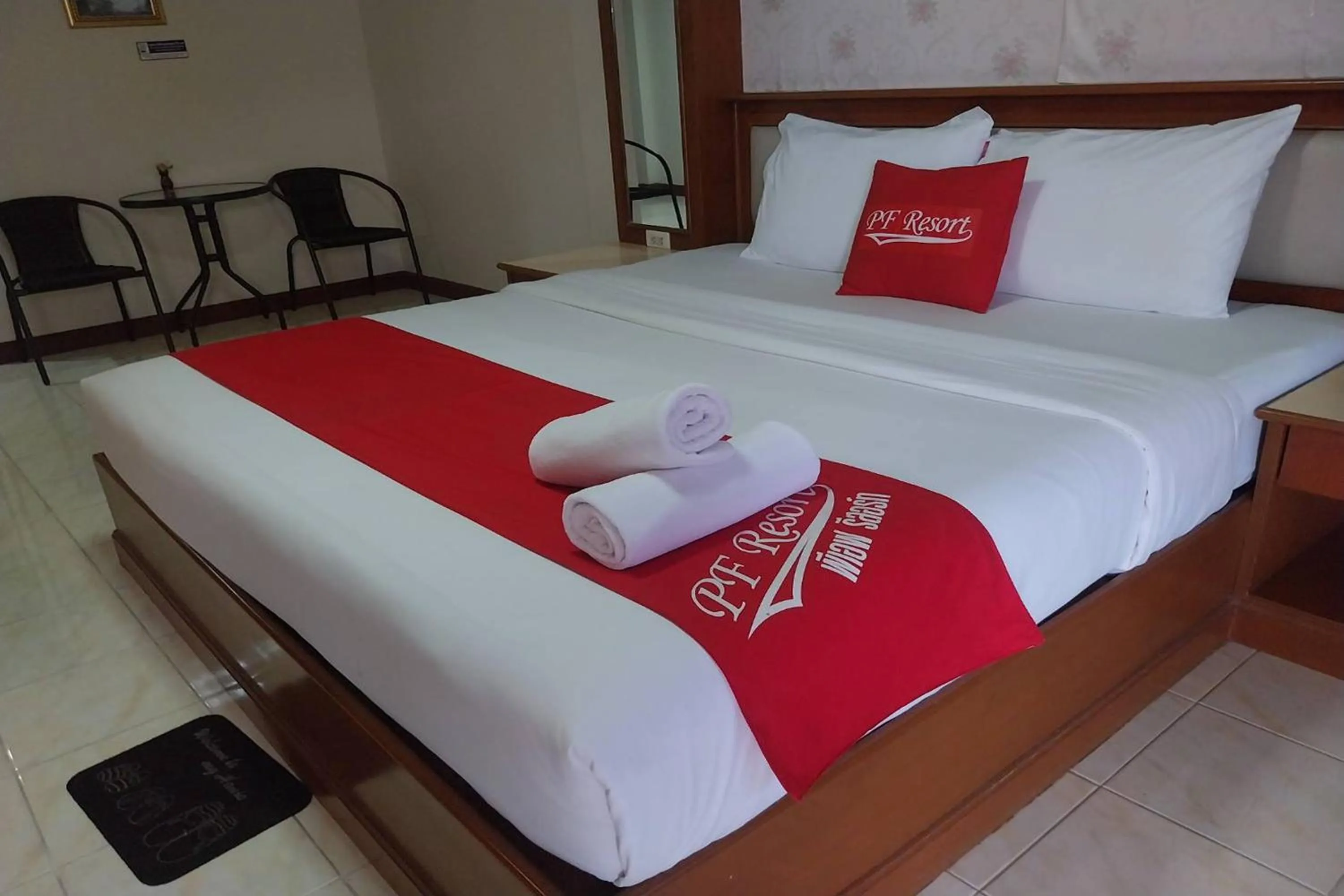 Bedroom, Bed in PF Resort