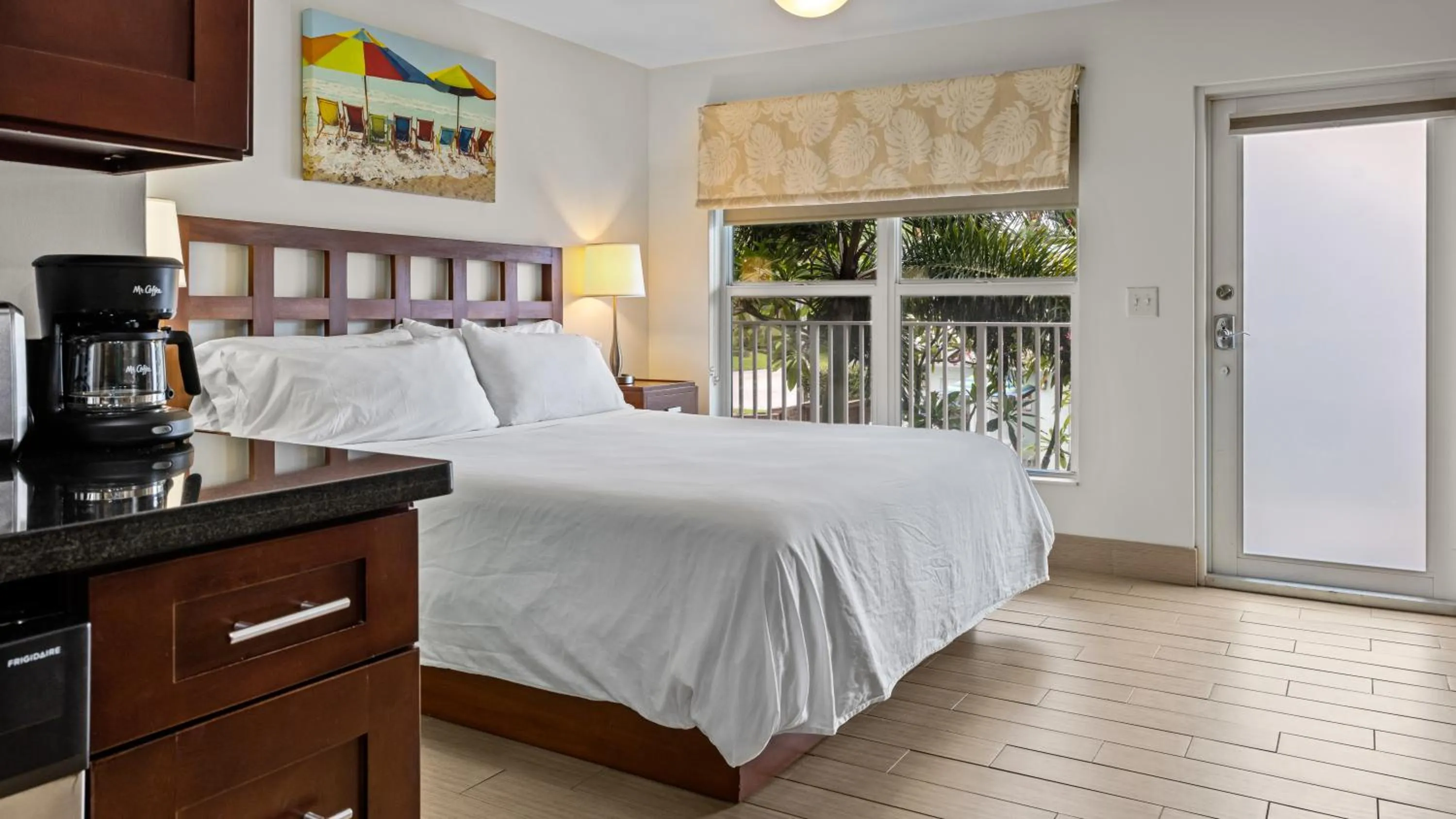 Bed in Sun Dek Beach House