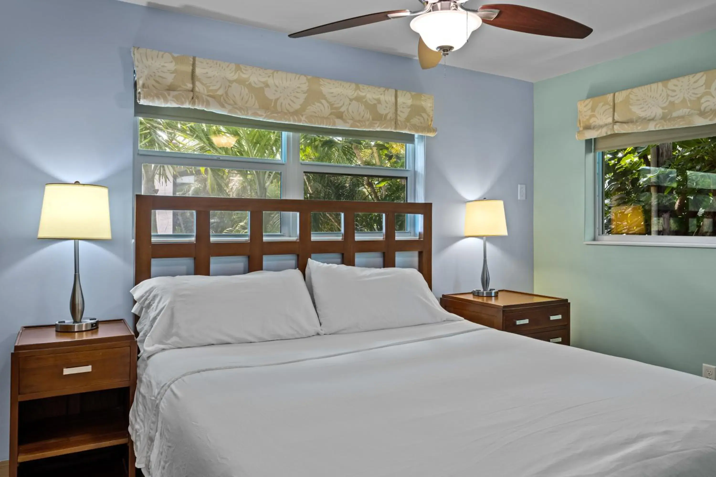 Two-Bedroom Apartment in Sun Dek Beach House Two-Bedroom Apartment in Sun Dek Beach House