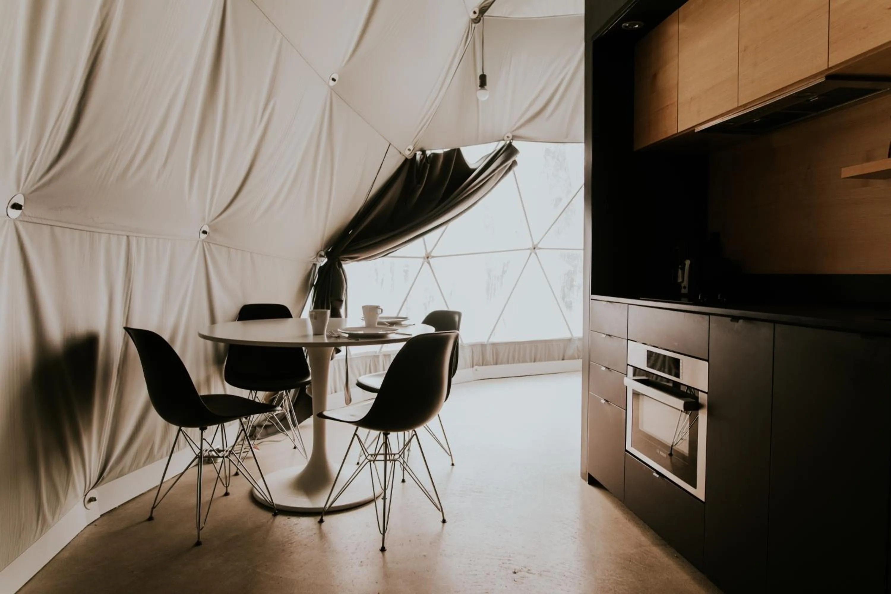 Dining area in Dômes Charlevoix