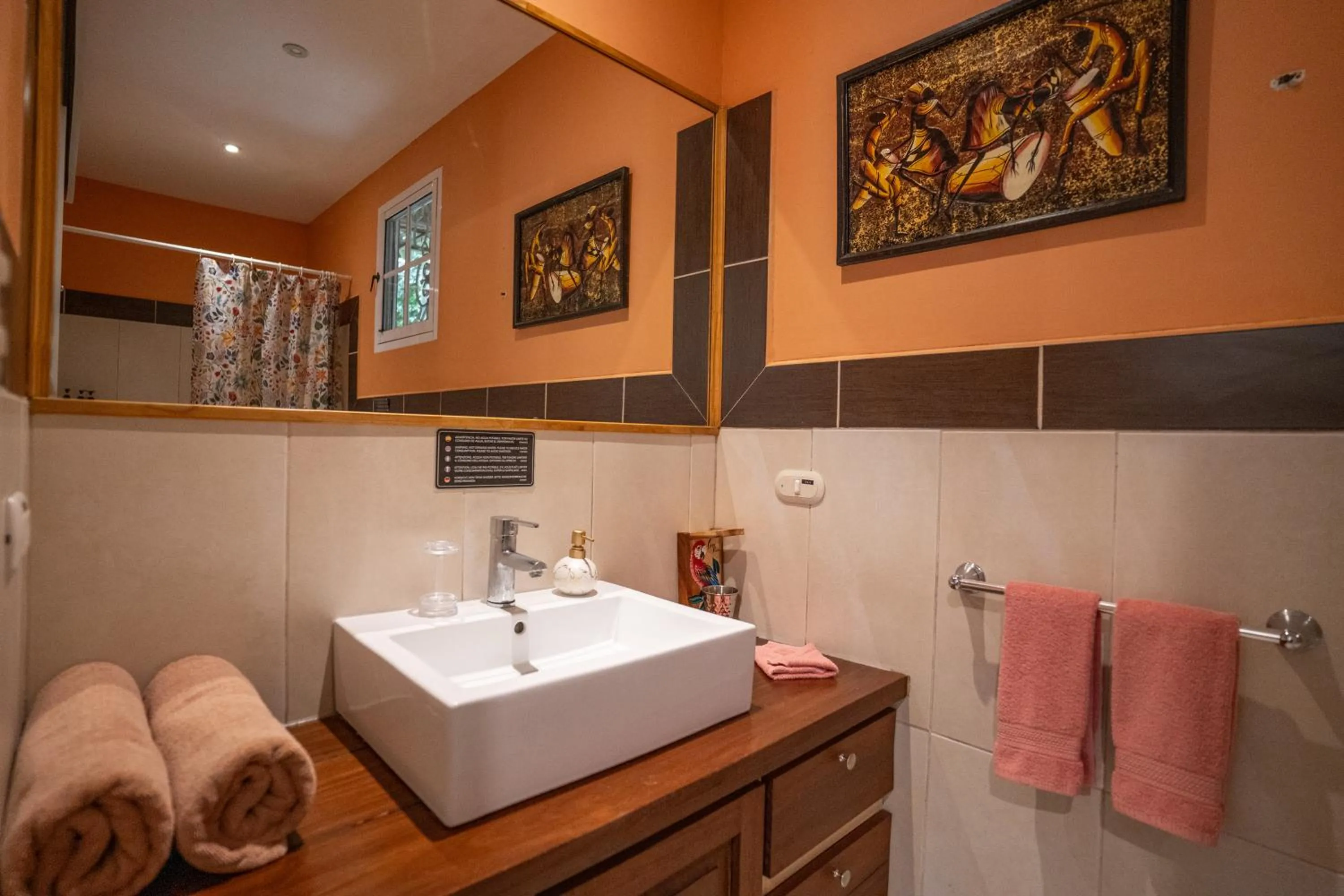 Bathroom in Casa Naranja