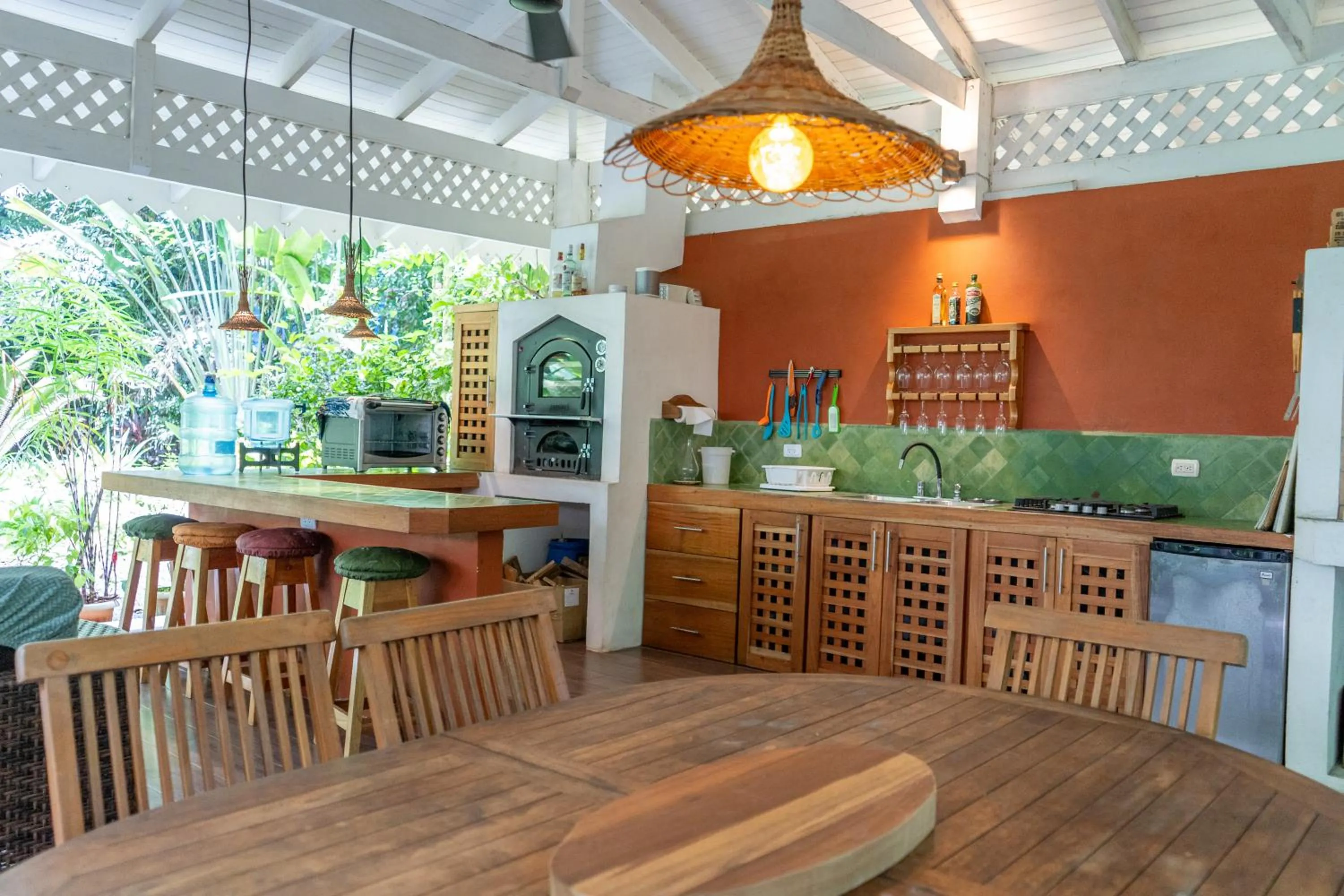Restaurant/places to eat in Casa Naranja
