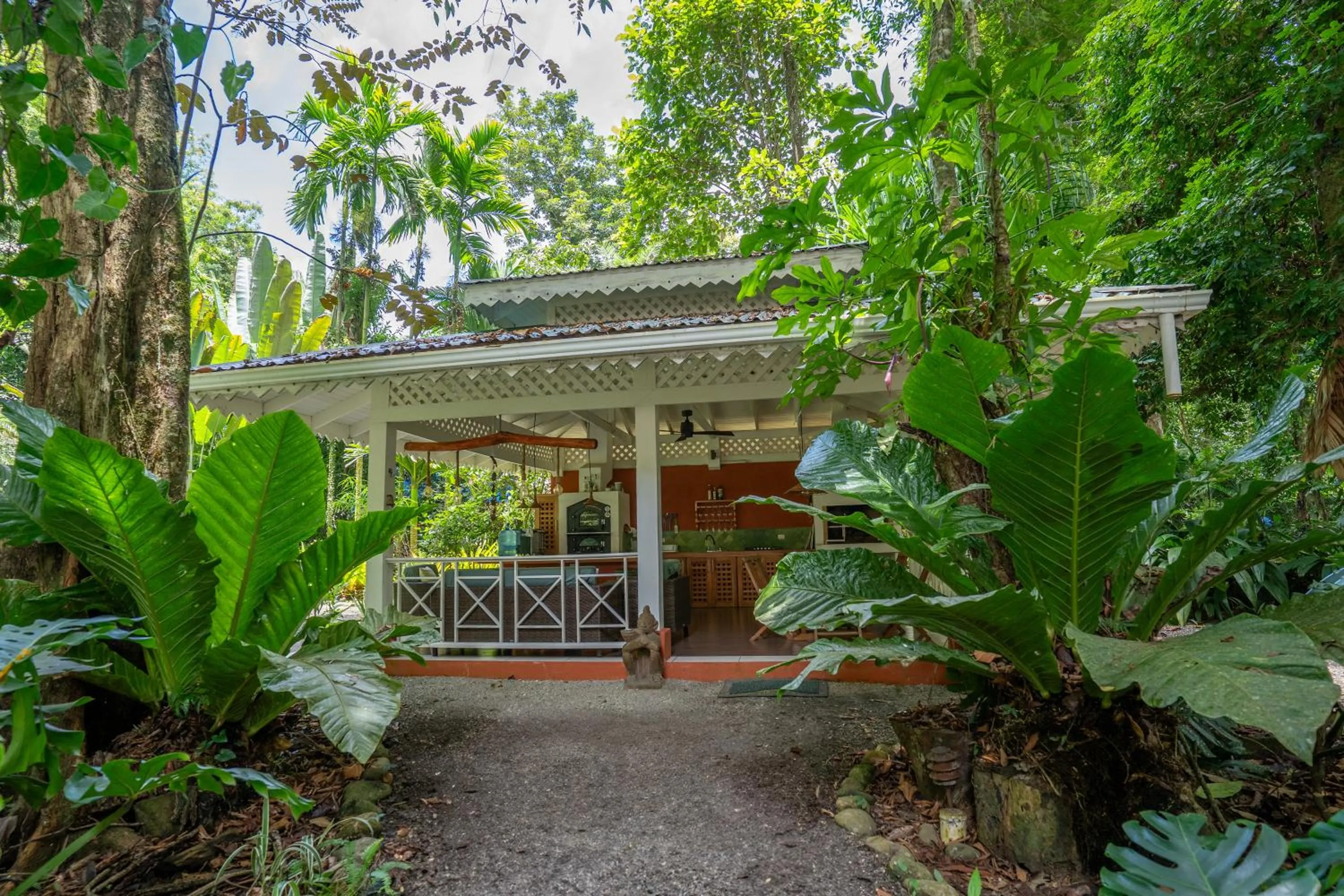 Property building in Casa Naranja