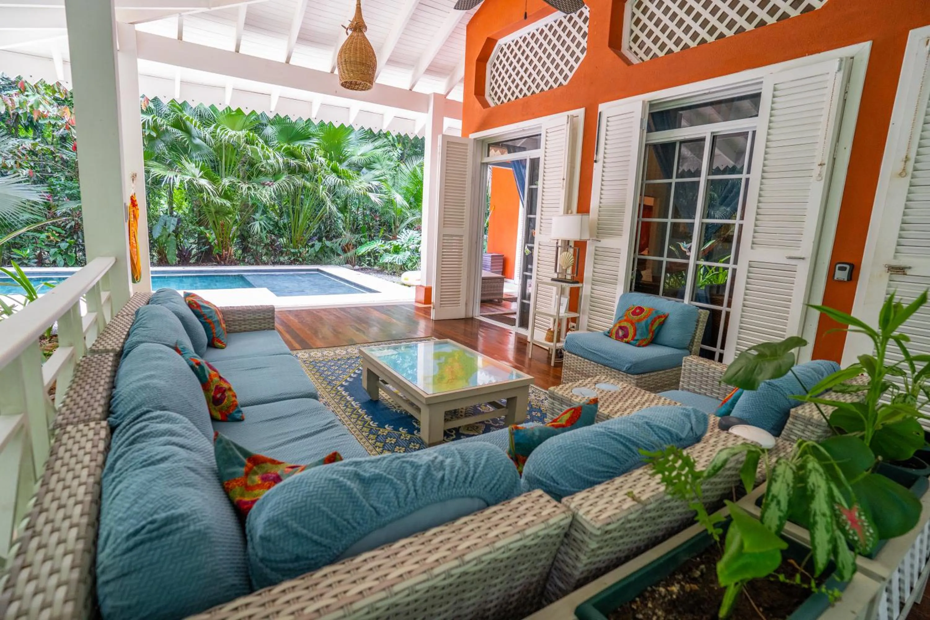 Patio in Casa Naranja