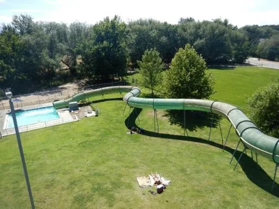 Swimming pool in The East End Retreat