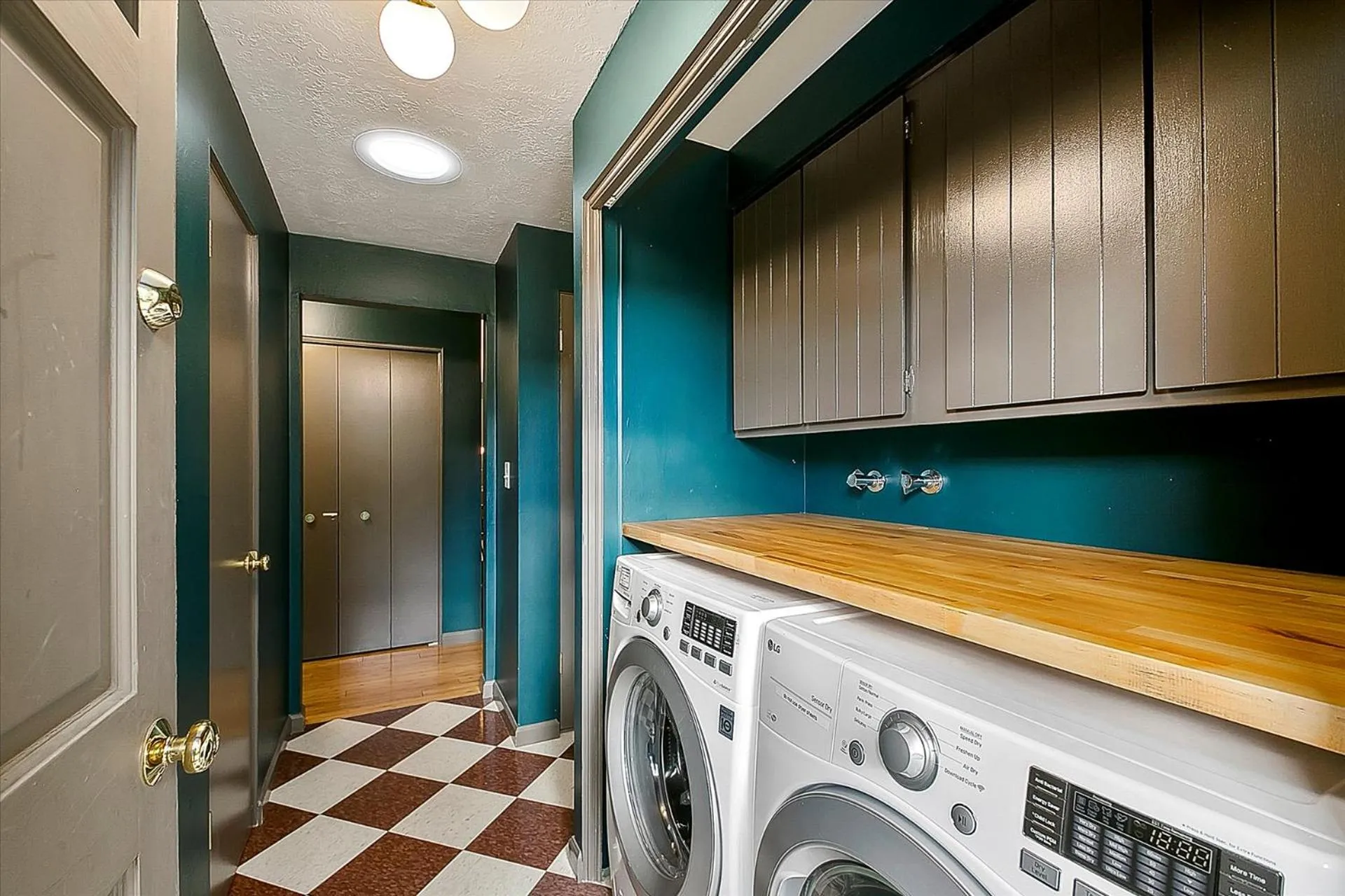 laundry in The East End Retreat