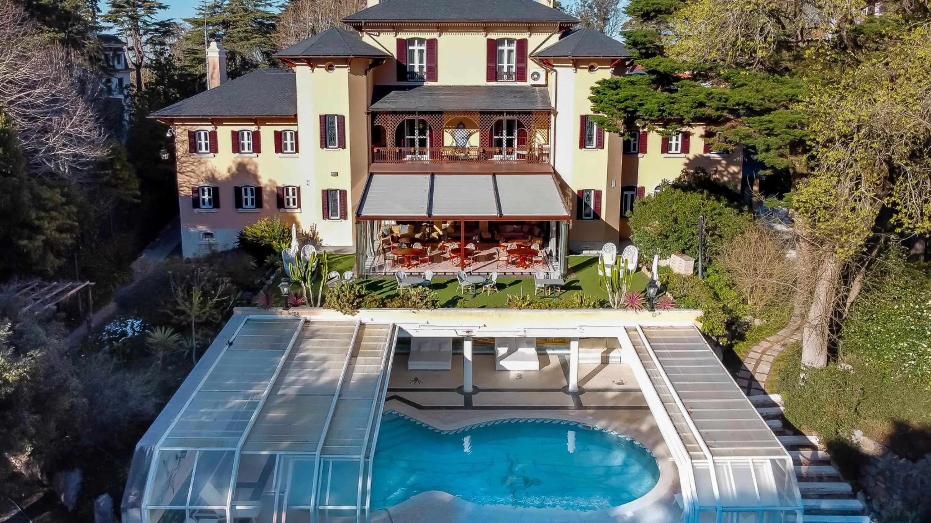 Facade/entrance in Sintra Marmoris Palace