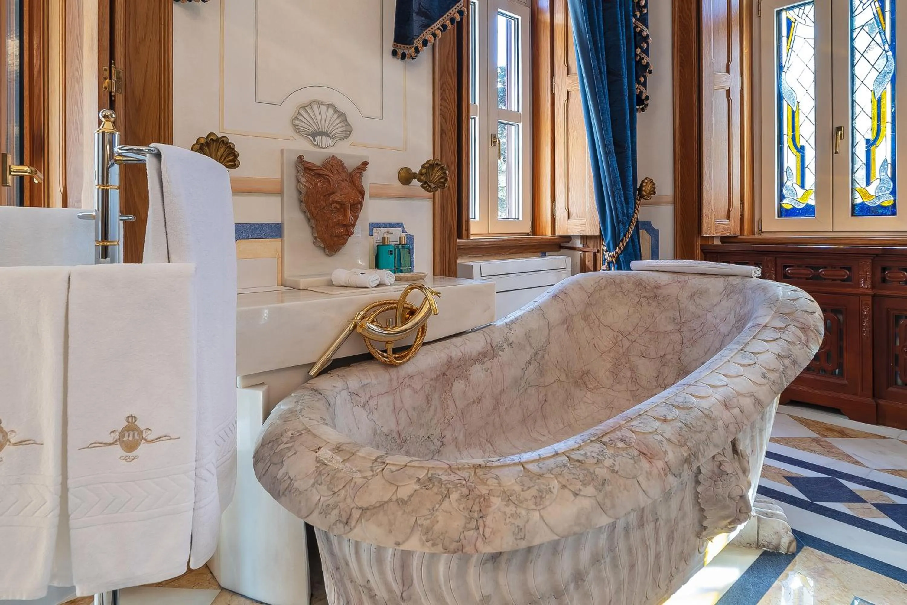 Bath in Sintra Marmoris Palace