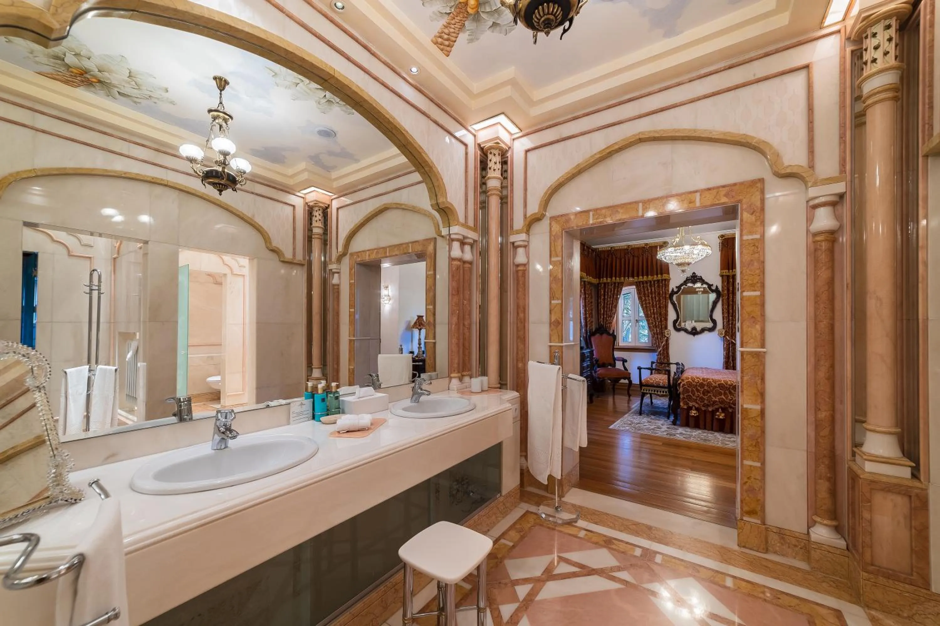 Bathroom in Sintra Marmoris Palace