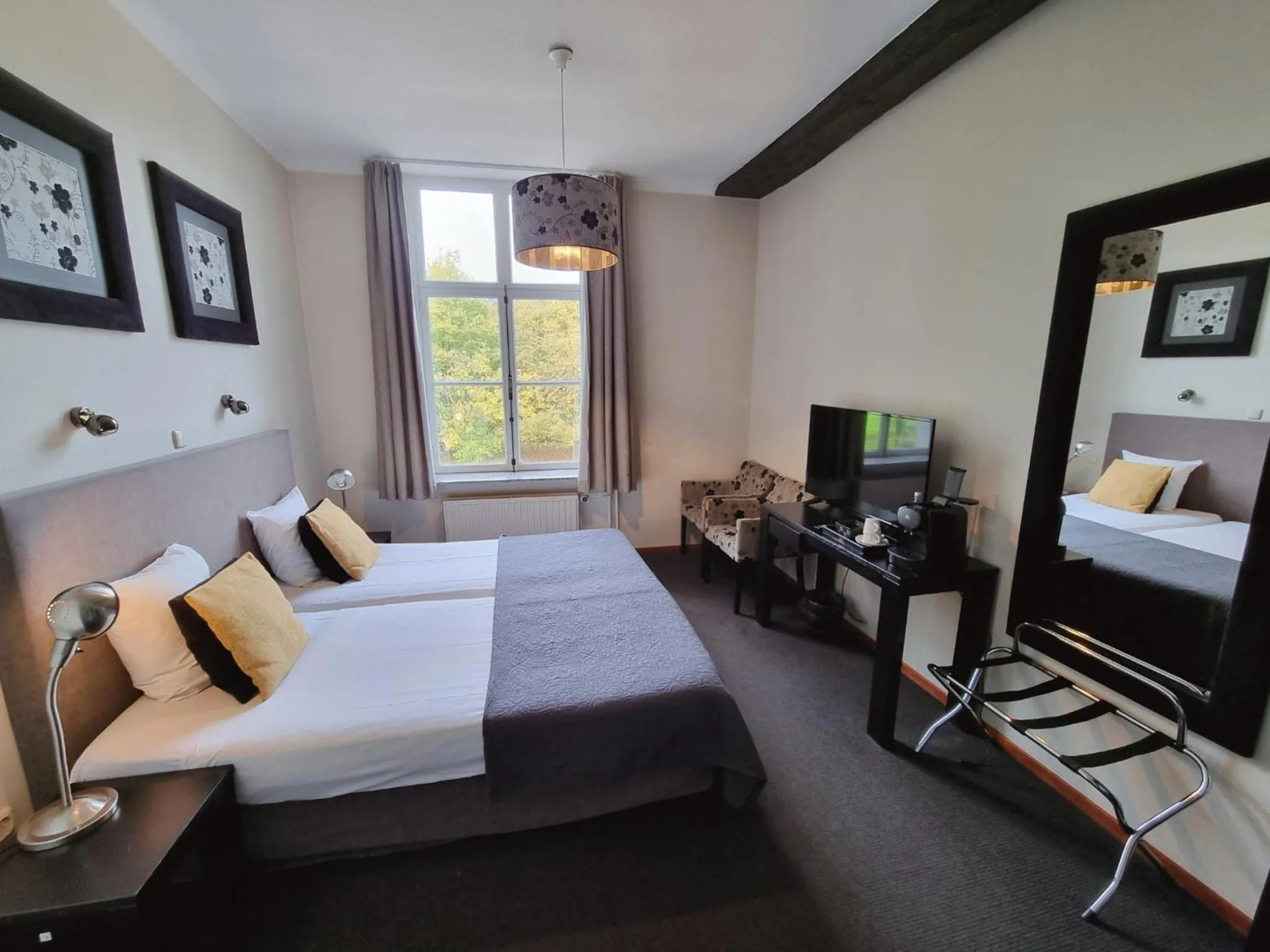 Bedroom, Bed in Hotel Kasteel Doenrade