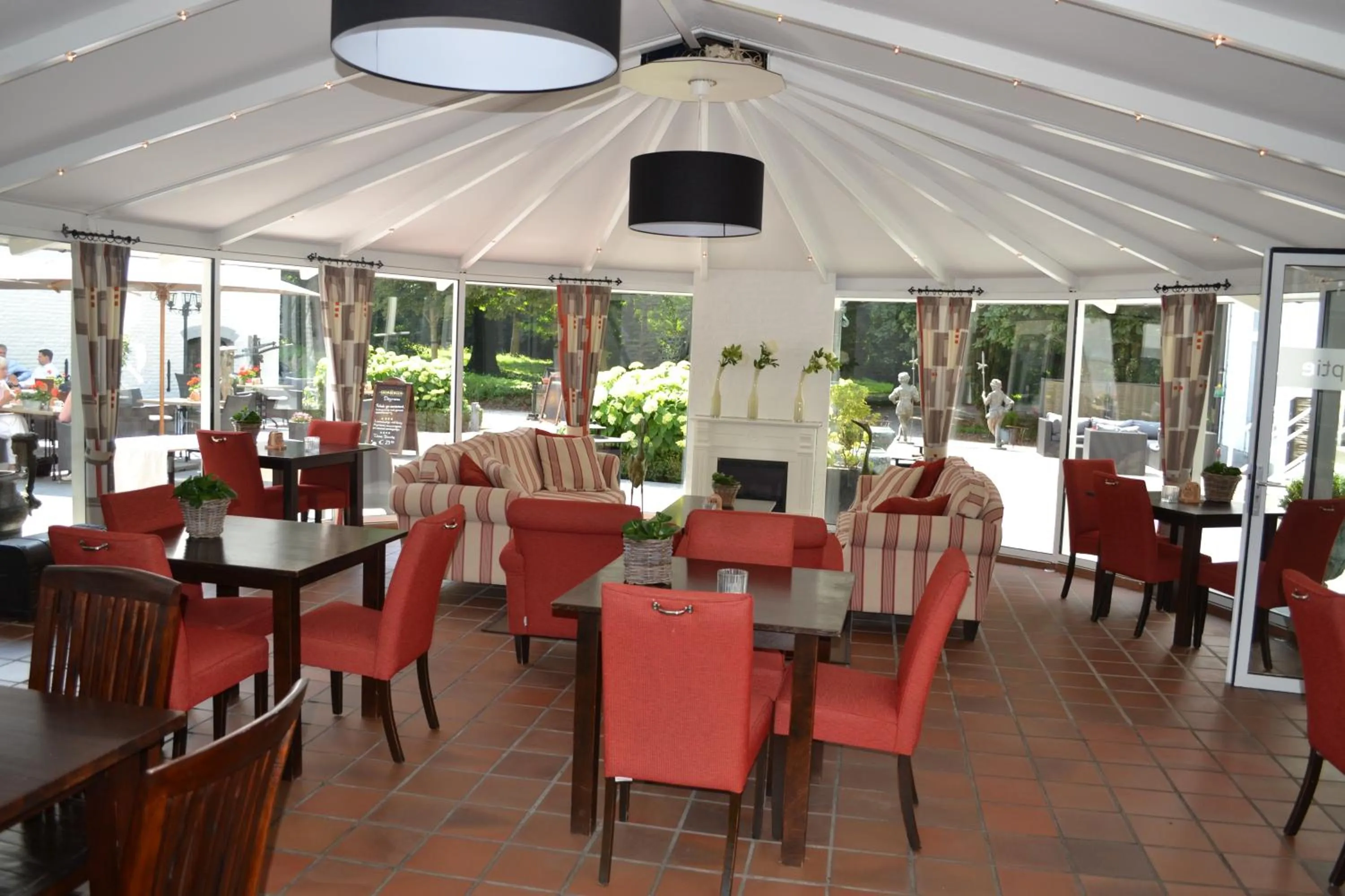 Restaurant/places to eat in Hotel Kasteel Doenrade