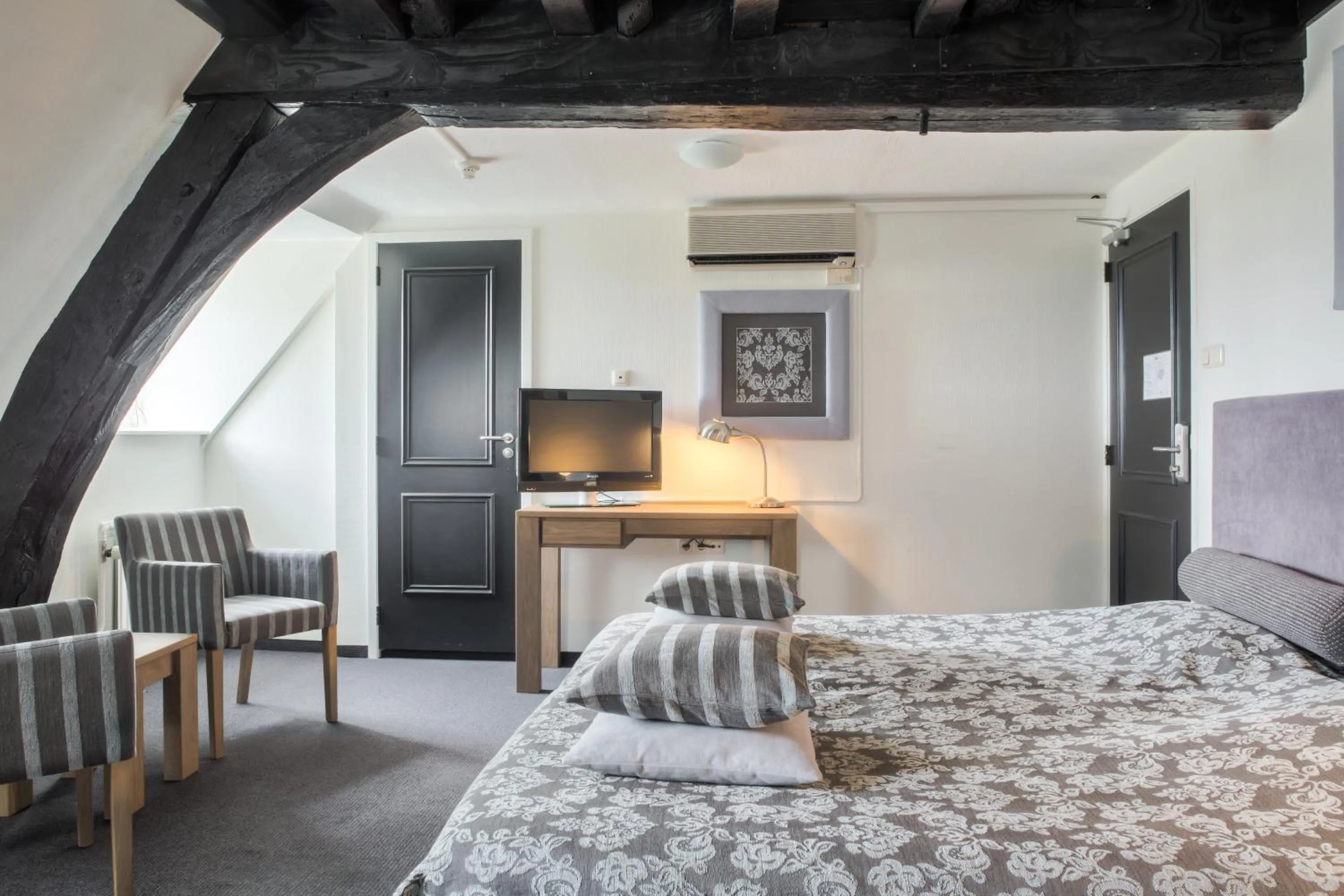 Bedroom, Bed in Hotel Kasteel Doenrade